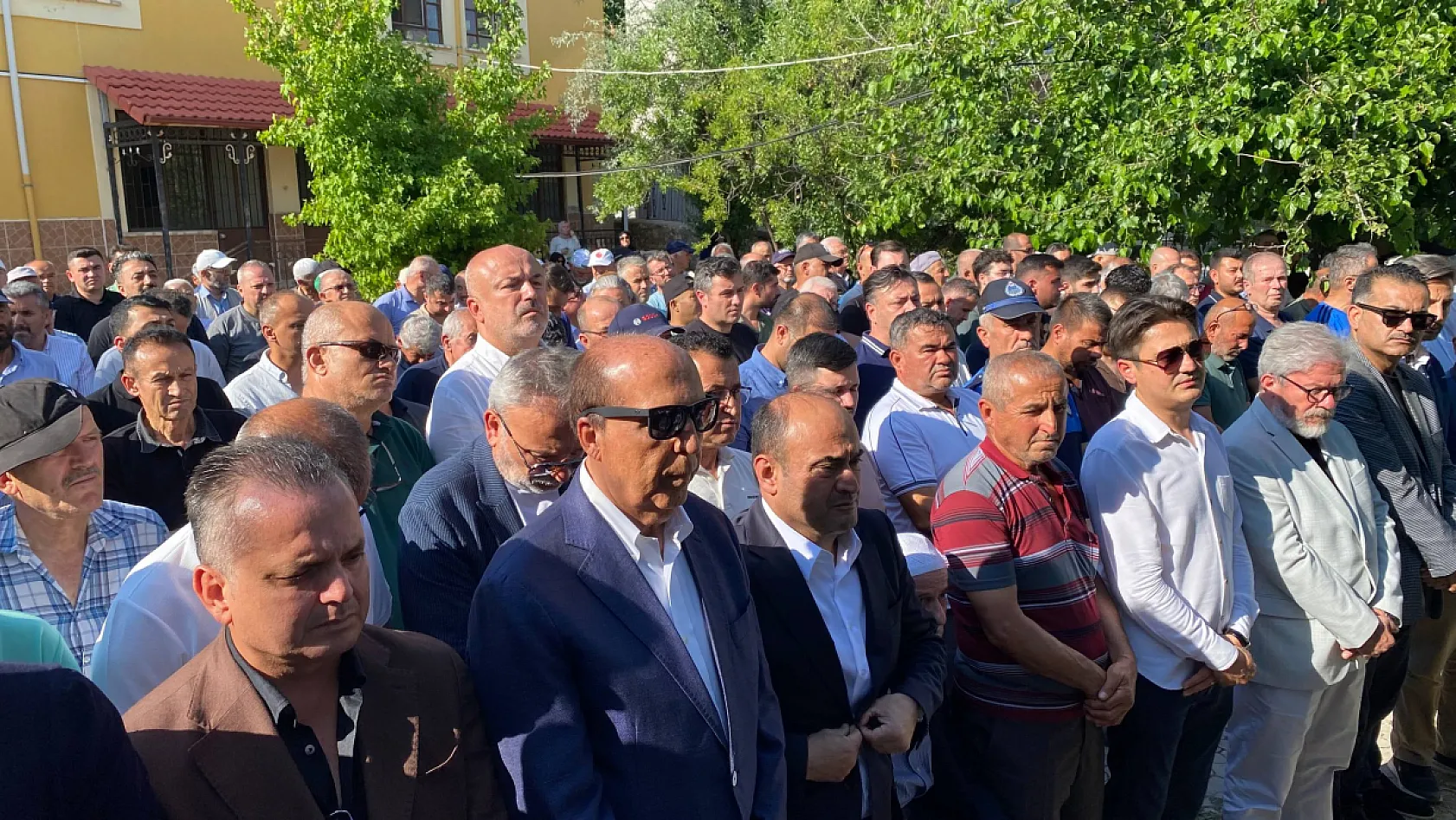 Fatma Betül Sayan Kaya'nın Halası Kezban Akyol Son Yolculuğuna Uğurlandı