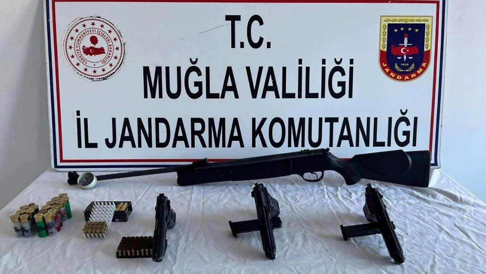Muğla'da uyuşturucu ve ruhsatsız silah operasyonu: 11 şüpheli gözaltında