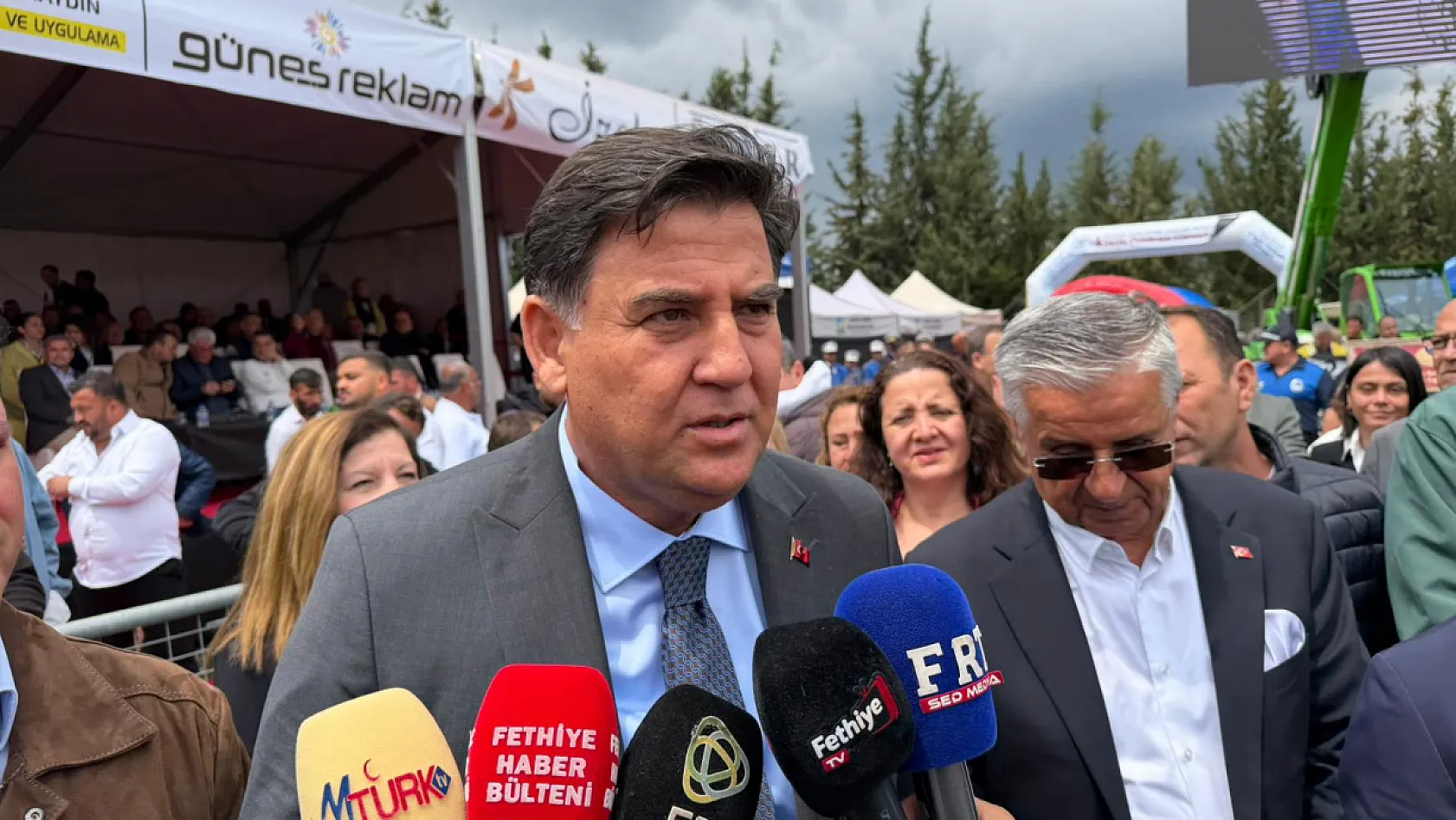 Protokol Dev Bayrakla Selamladı, Er Meydanından Ata Sporu Mesajı