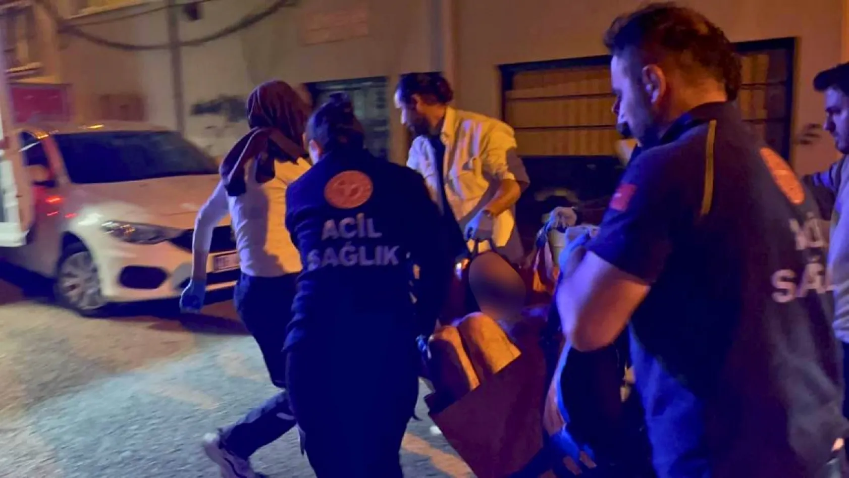 Psikolojik sorunları olan adam hem kendini hem annesini bıçakladı