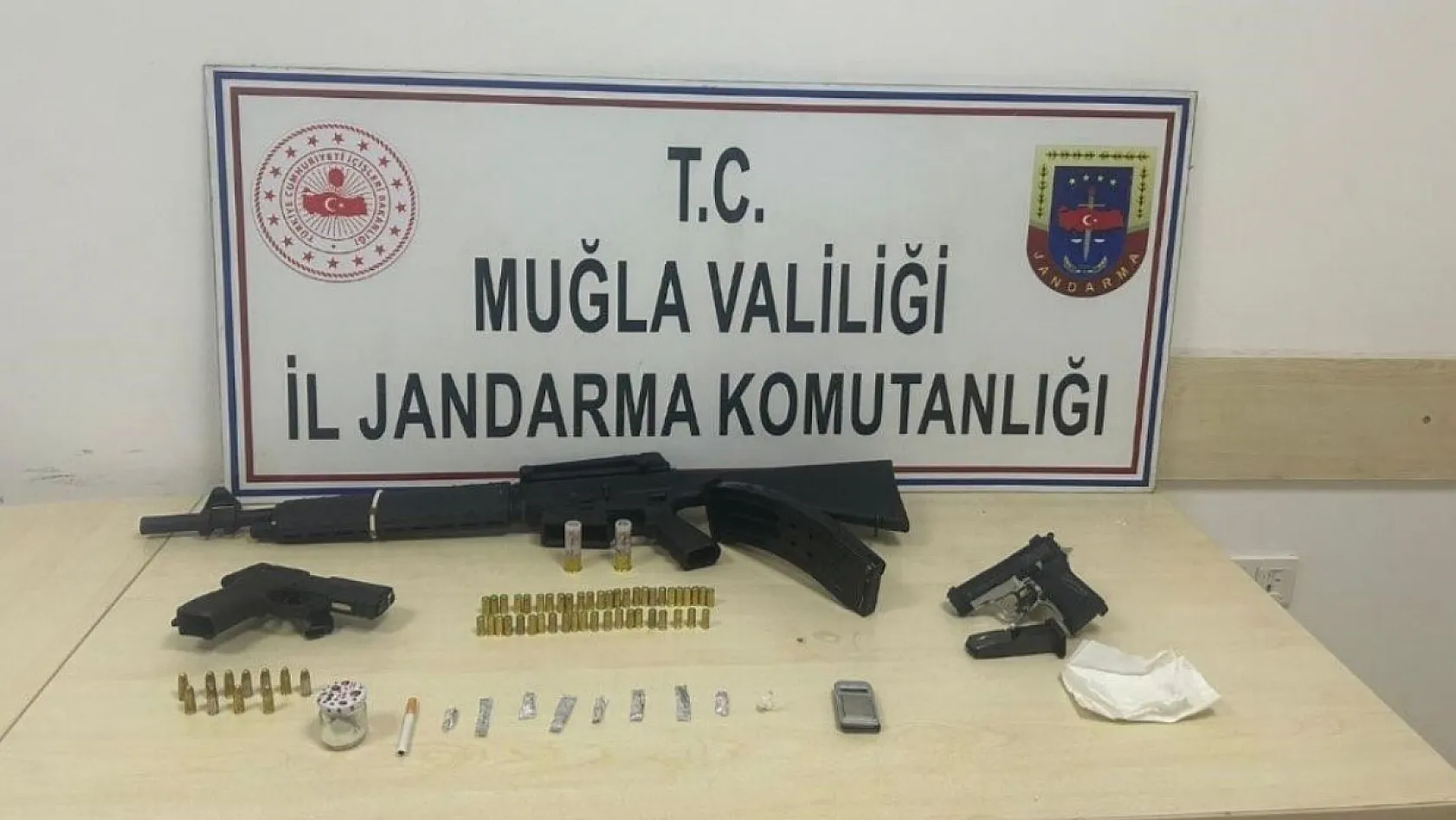 Muğla'da uyuşturucu ve ruhsatsız silah operasyonu: 11 şüpheli gözaltında