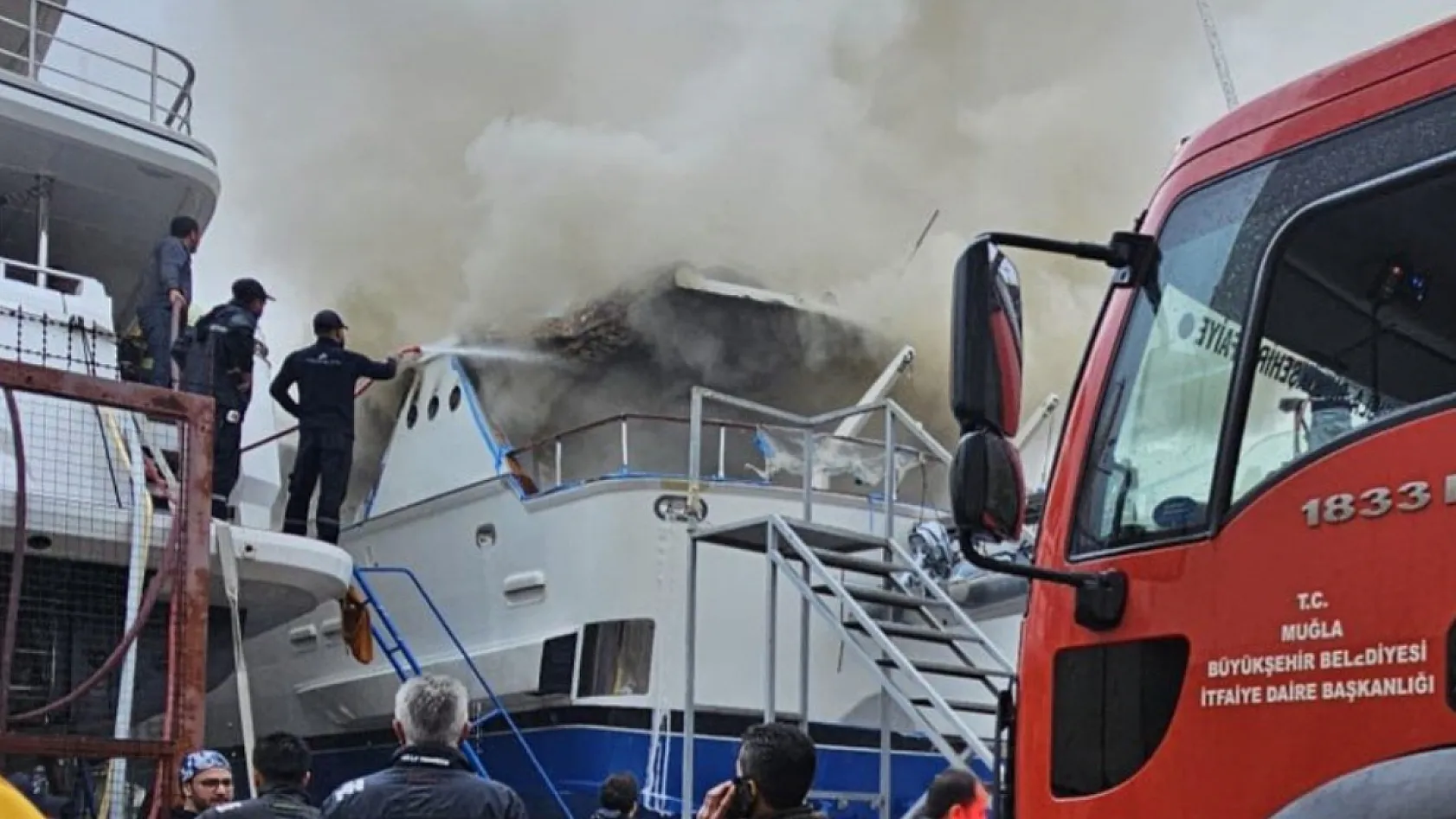 Sadri Şener'in Bodrum'daki Motoryatında Yangın