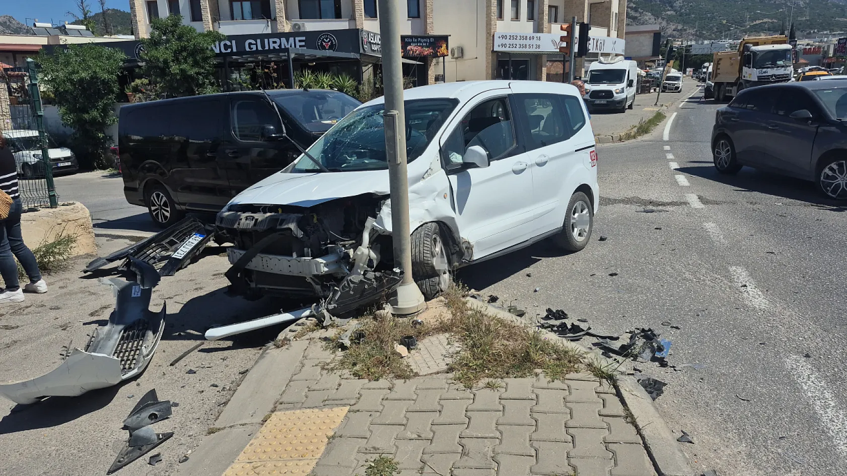 Sahil Güvenlik aracı kaza yaptı: 2 yaralı