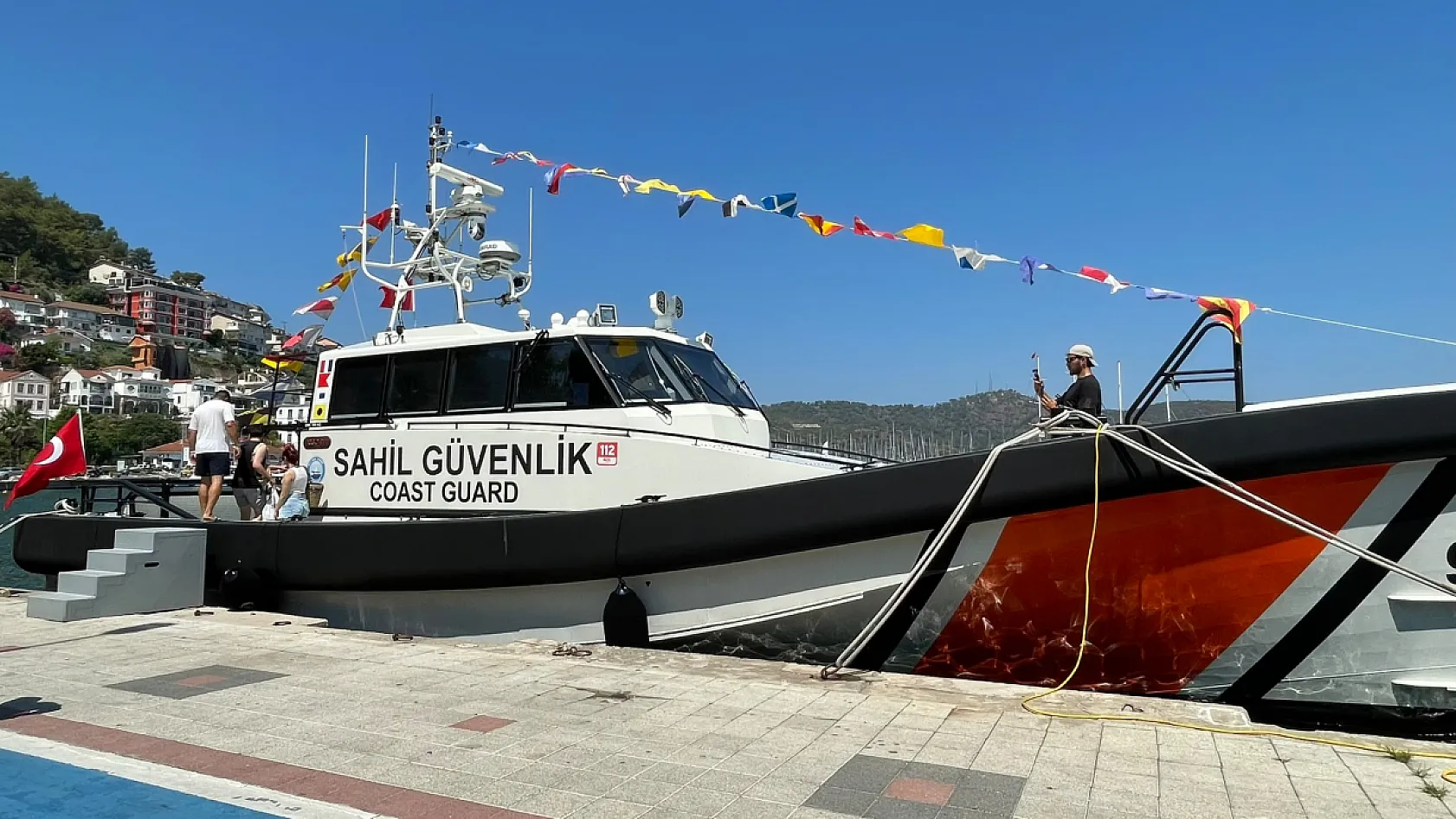 Sahil Güvenlik Botu Kabotaj Bayramı'nın 100. yılında Fethiyelilerle buluştu