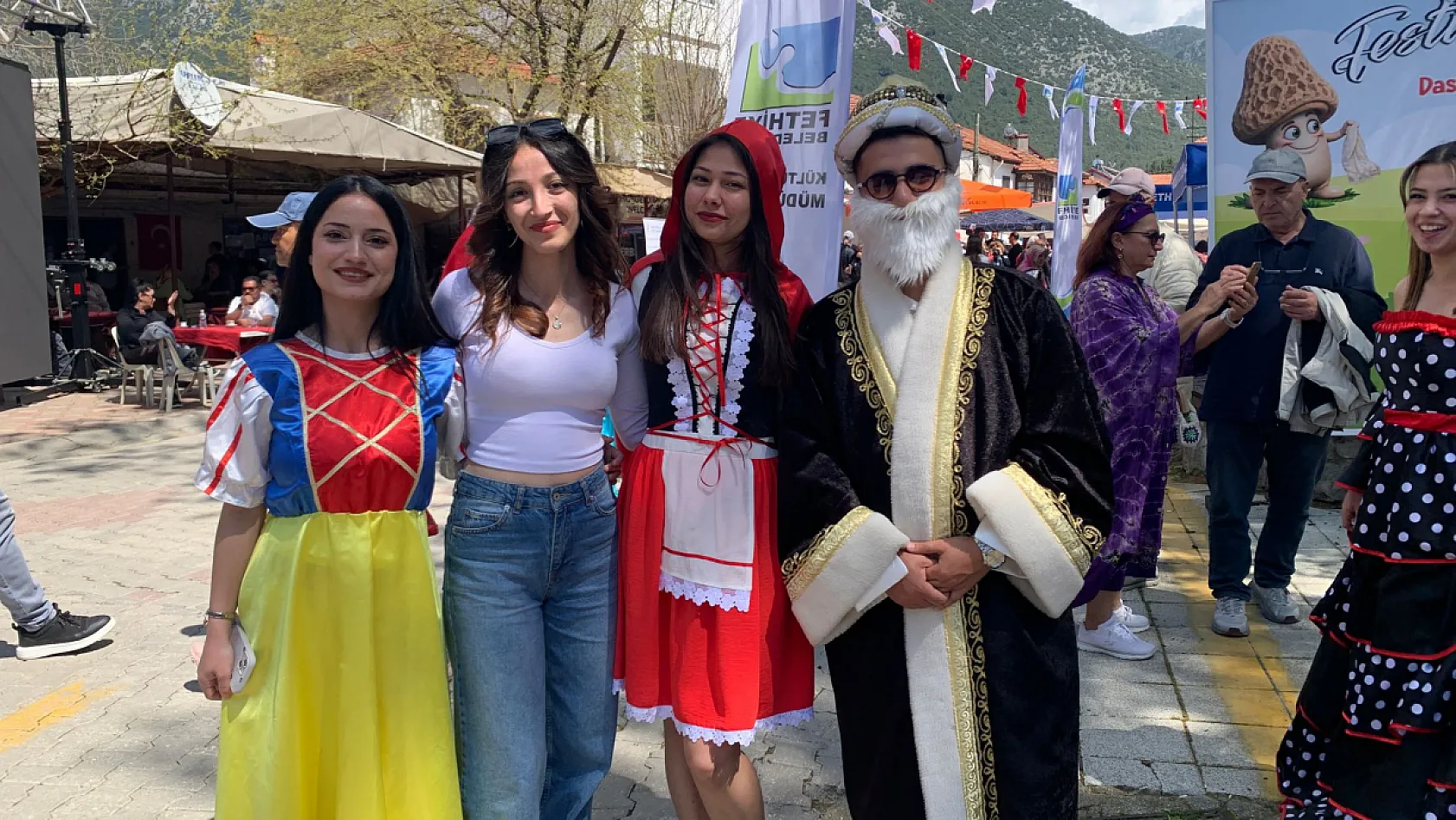 Sahrap Soysal 15. kez Fethiye Yeşilüzümlü Kuzugöbeği Festivali'nde