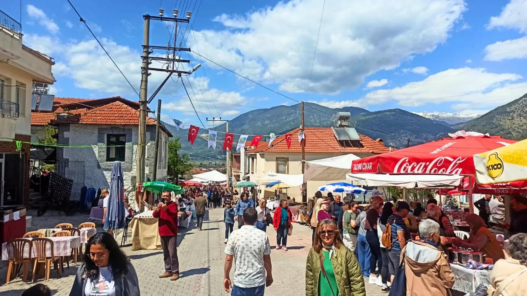 Sahrap Soysal 15. kez Fethiye Yeşilüzümlü Kuzugöbeği Festivali'nde
