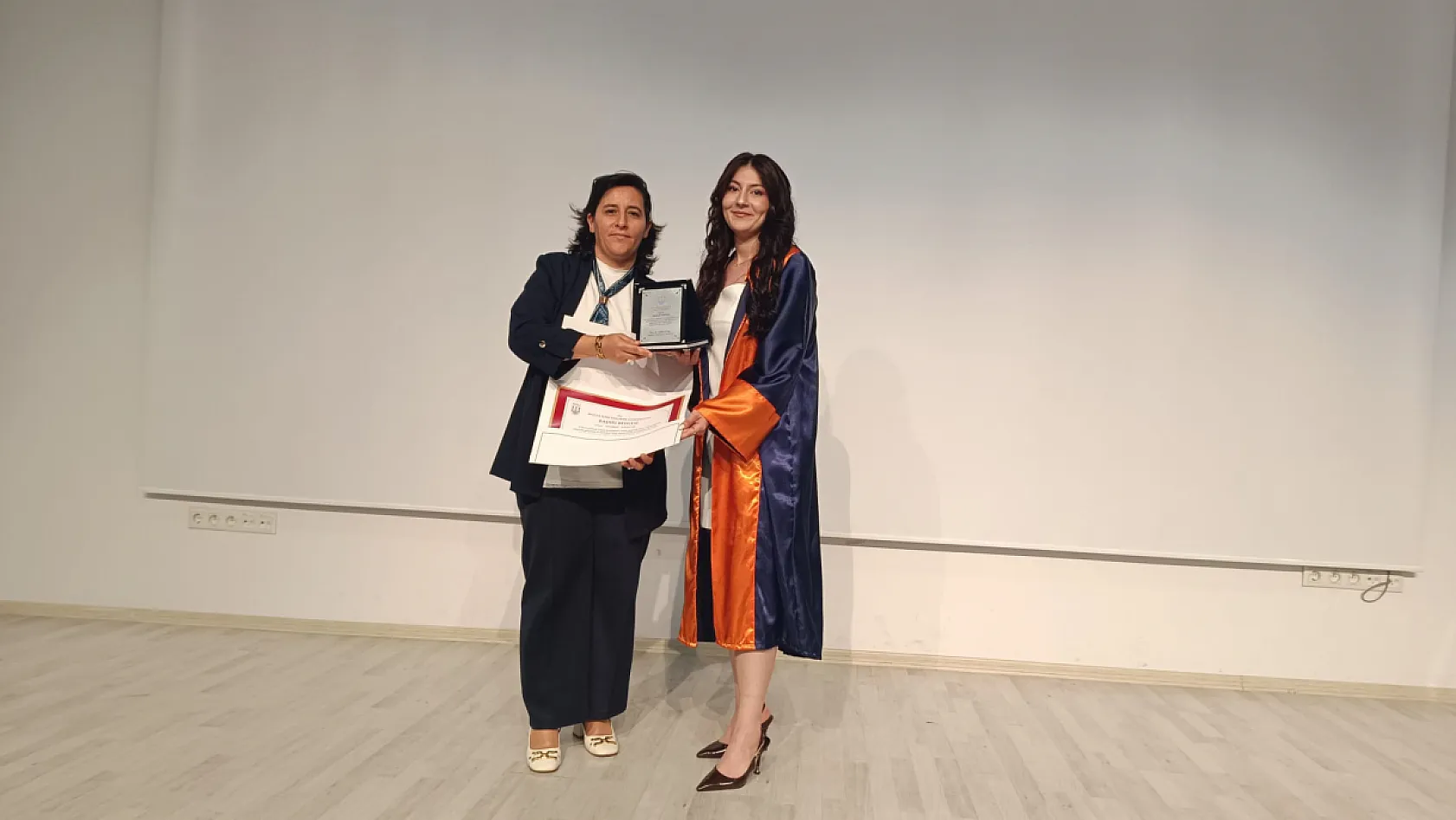 Saniyelerle yarışacaklar, hayatlara dokunacaklar: Fethiye'de mezuniyet coşkusu