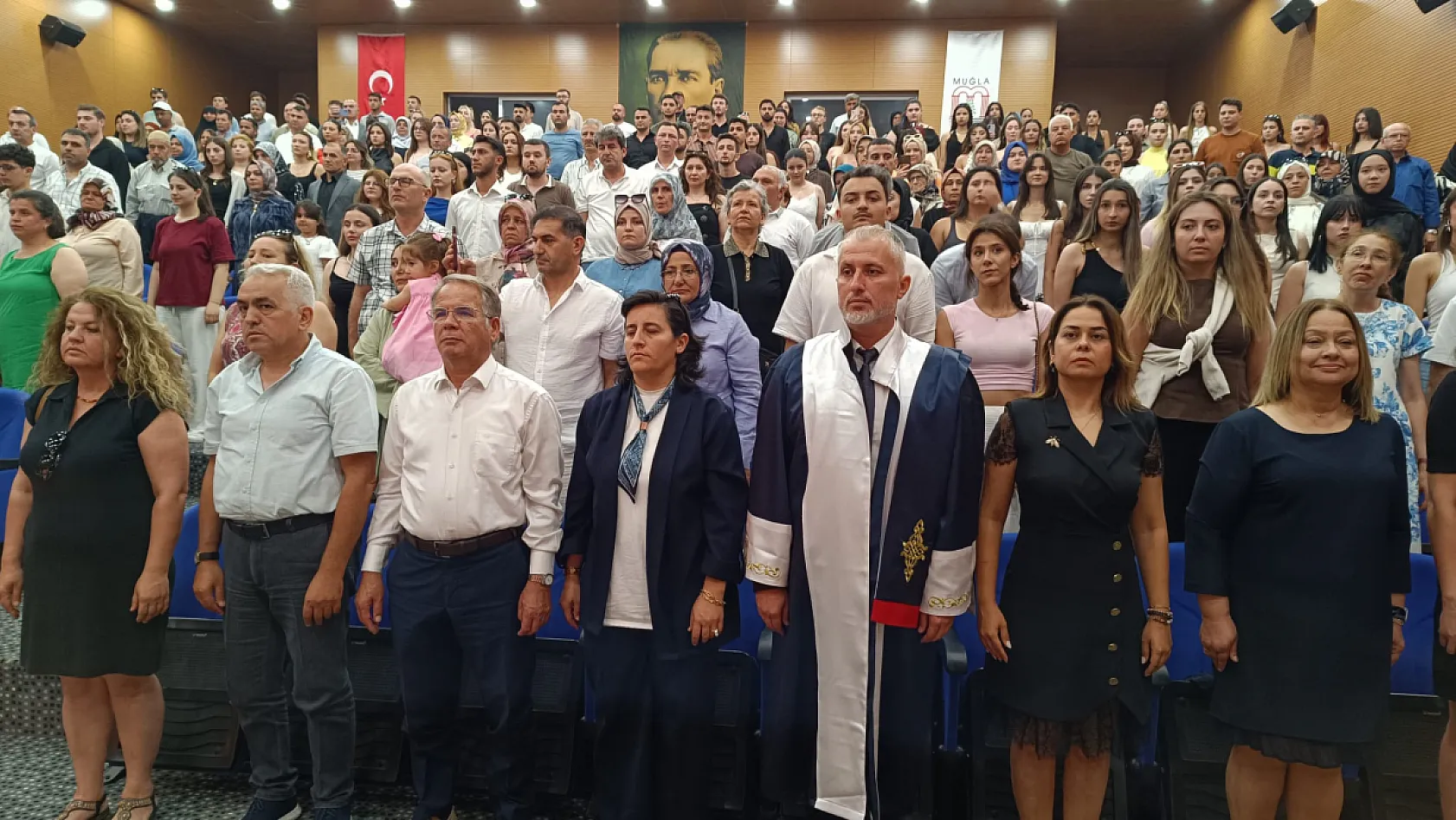 Saniyelerle yarışacaklar, hayatlara dokunacaklar: Fethiye'de mezuniyet coşkusu