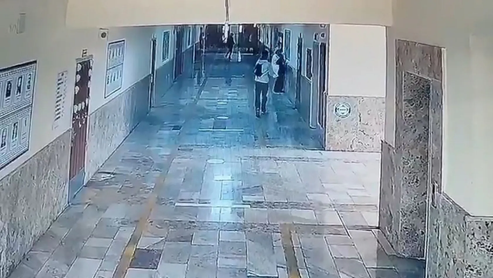 Şanlıurfa'da Liseye Silahlı Saldırı: 16 Yaralı, Saldırgan İntihar Etti