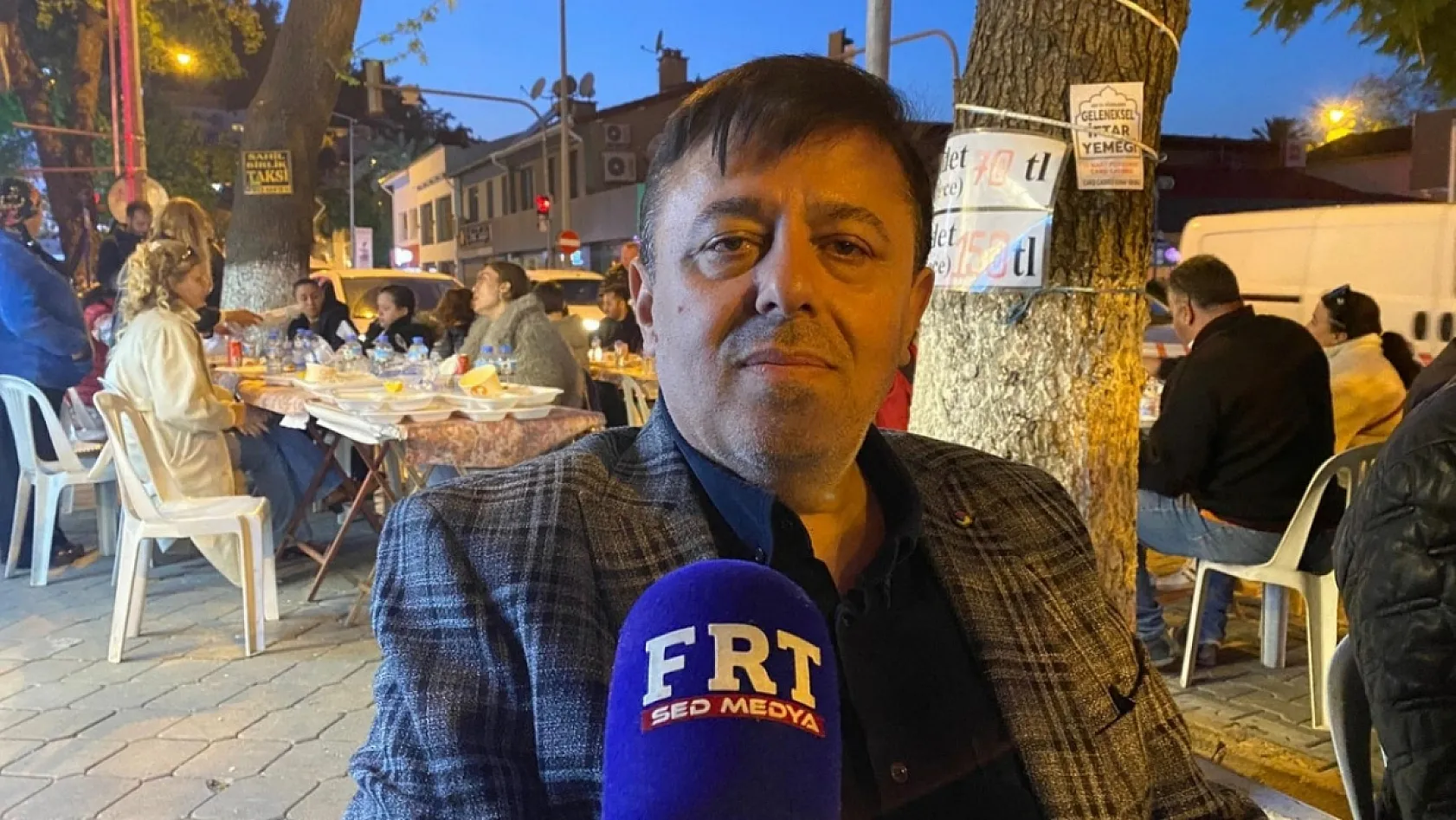 Fethiye Çarşı Caddesi esnafı geleneksel iftar sofrasını kurdu