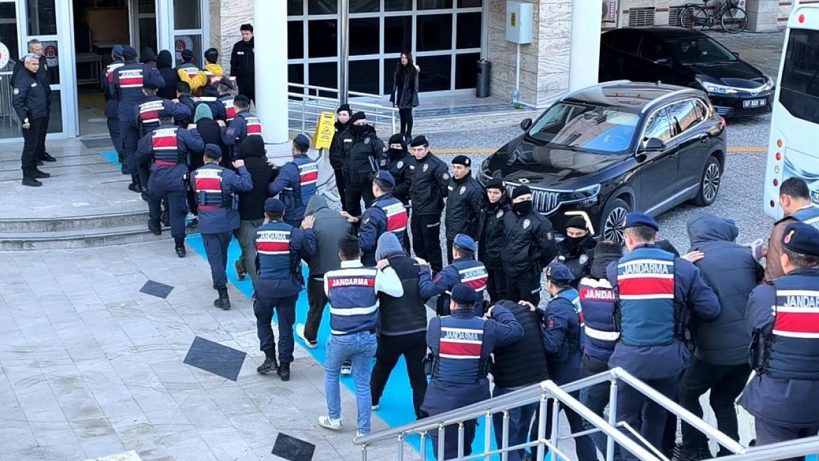 Muğla merkezli 4 ilde DEAŞ operasyonu: '18 şüpheli adliyeye sevk edildi'