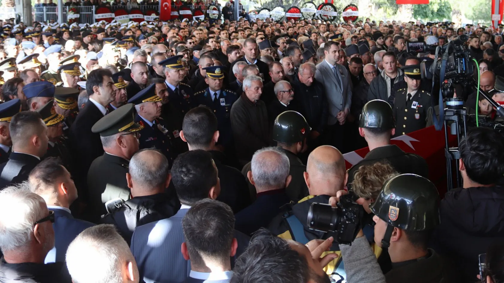 Şehit Pilot Binbaşı İbrahim Bolat İzmir'de son yolculuğuna uğurlandı