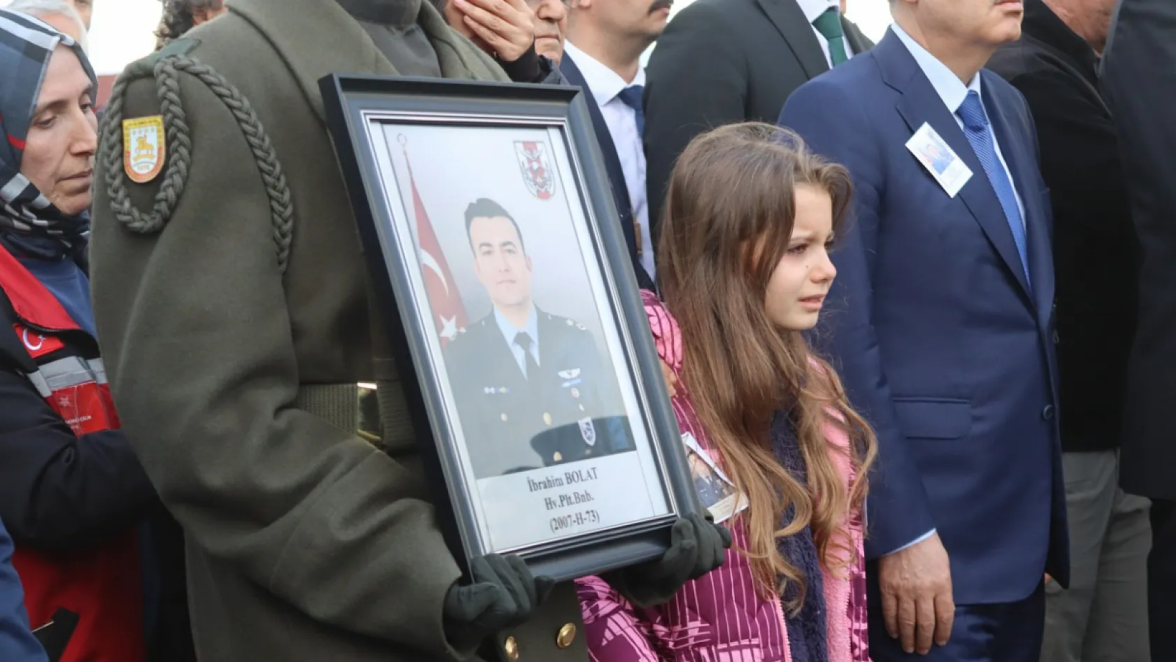 Şehit Pilot Binbaşı İbrahim Bolat İzmir'de son yolculuğuna uğurlandı