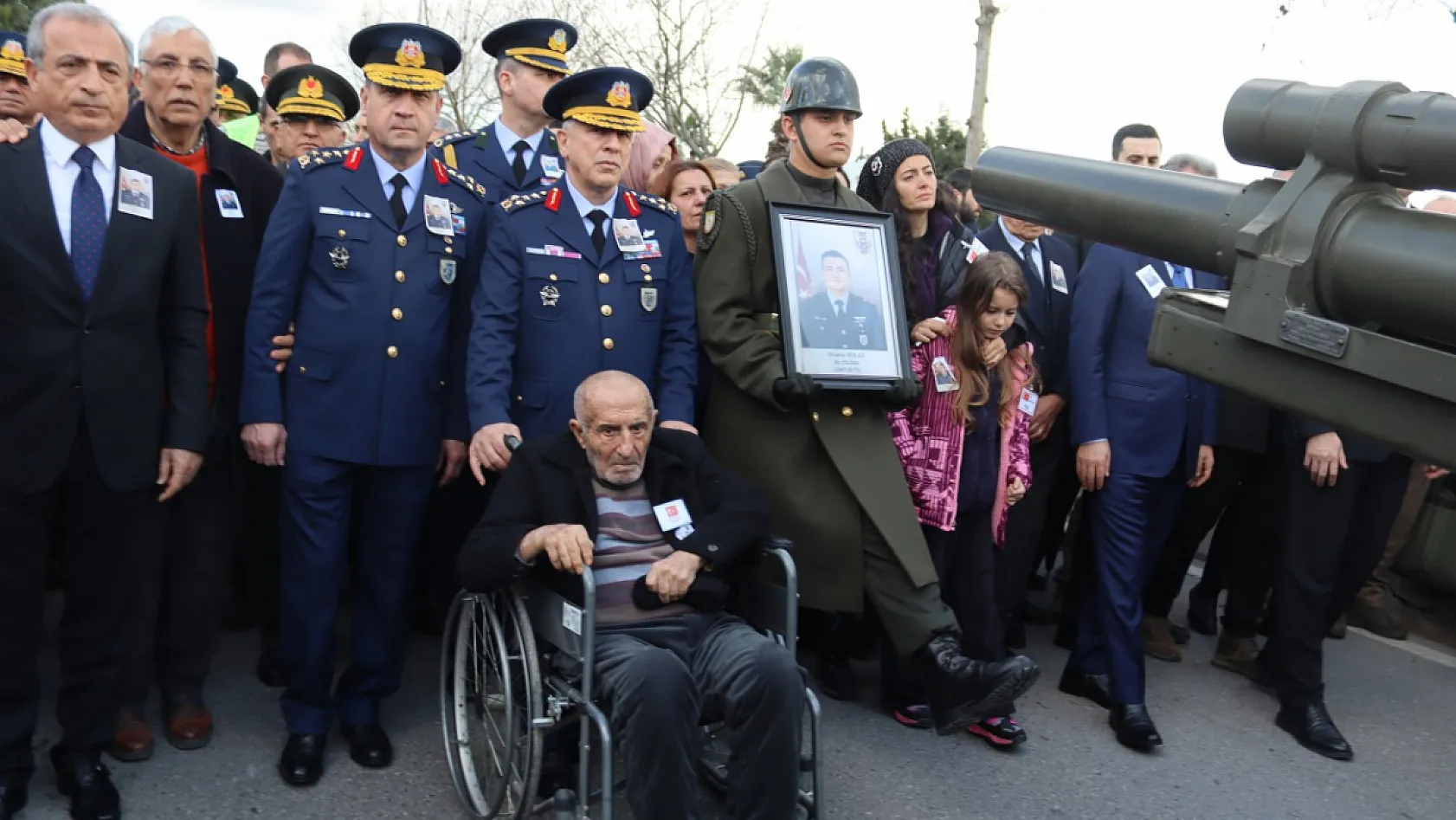 Şehit Pilot Binbaşı İbrahim Bolat İzmir'de son yolculuğuna uğurlandı