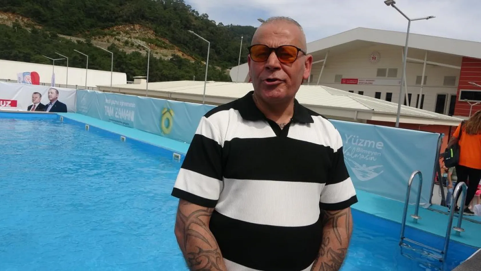 Bakan Aşkın'dan Marmarisli genç yüzücülere 19 Mayıs hediyesi