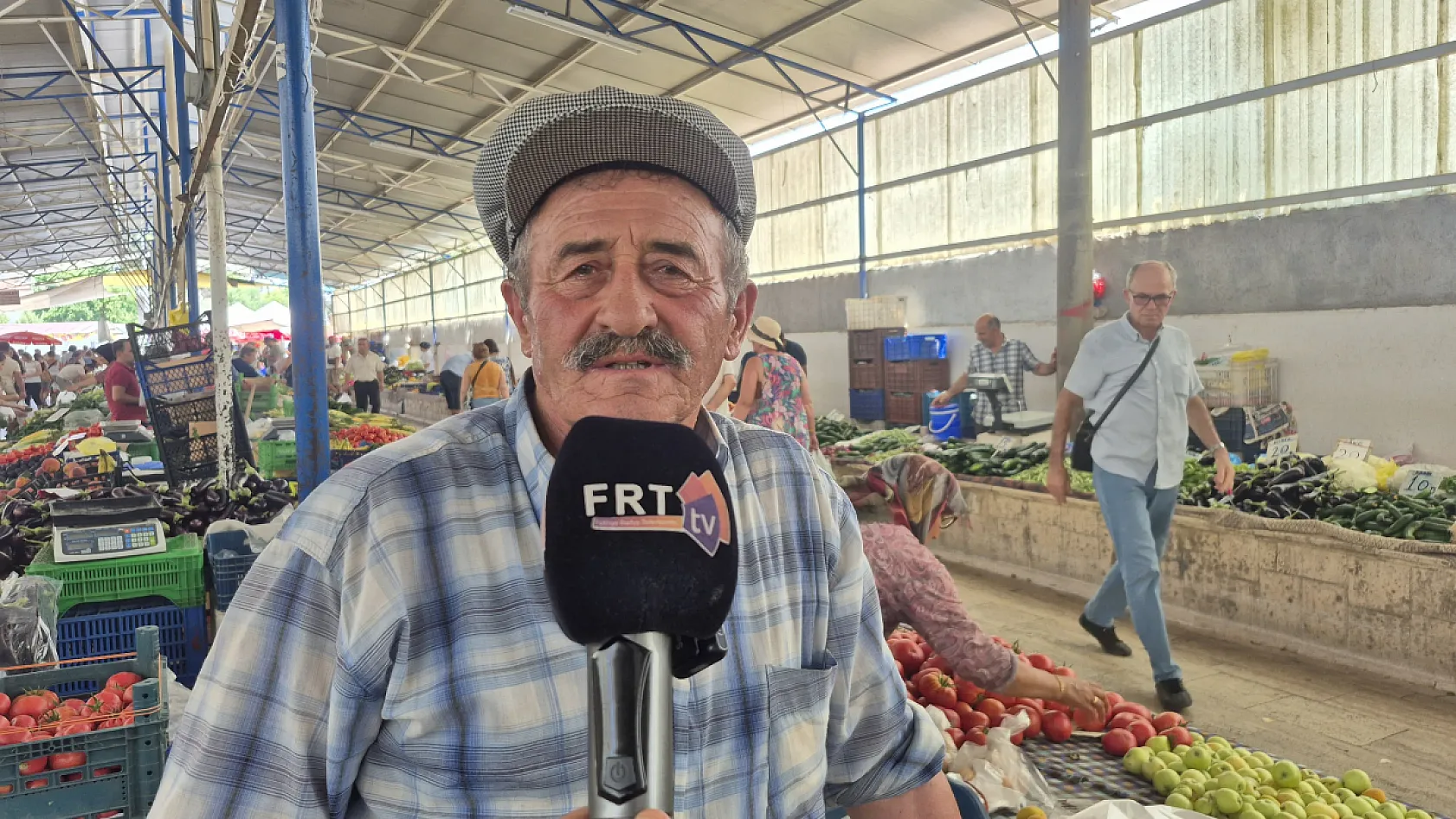 Fethiye Salı Pazarı'nda  Hem Üretici Hem Emekli Fiyatlardan Dertli