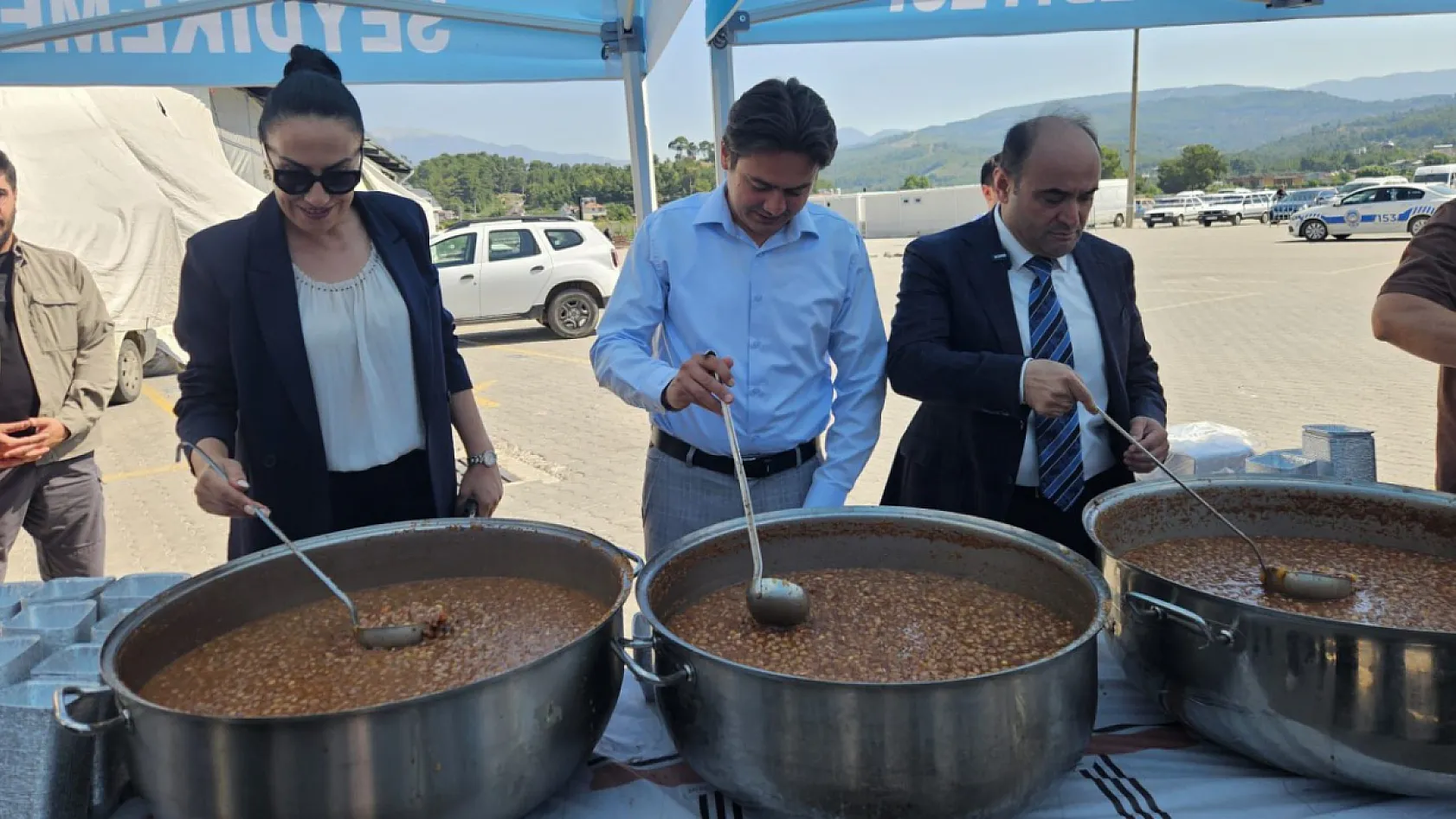 Seydikemer Belediyesi'nden 4 Bin Kişilik Aşure İkramı