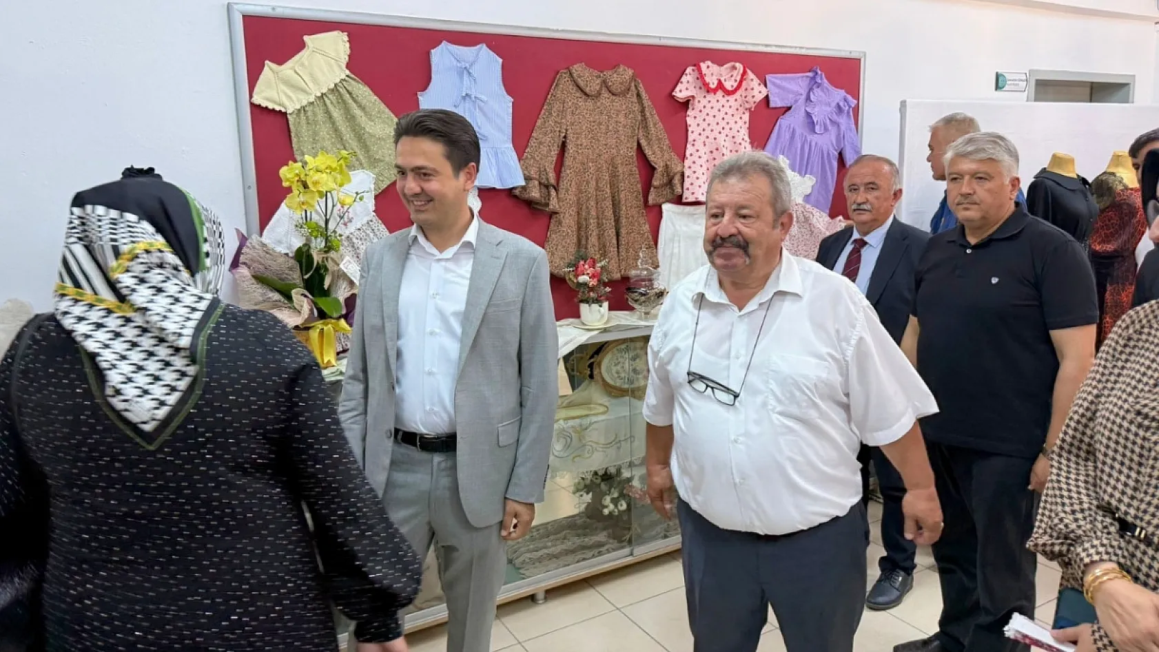 Seydikemer Halk Eğitimi Merkezi Yıl Sonu Sergisi Yoğun Katılımla Gerçekleştirildi