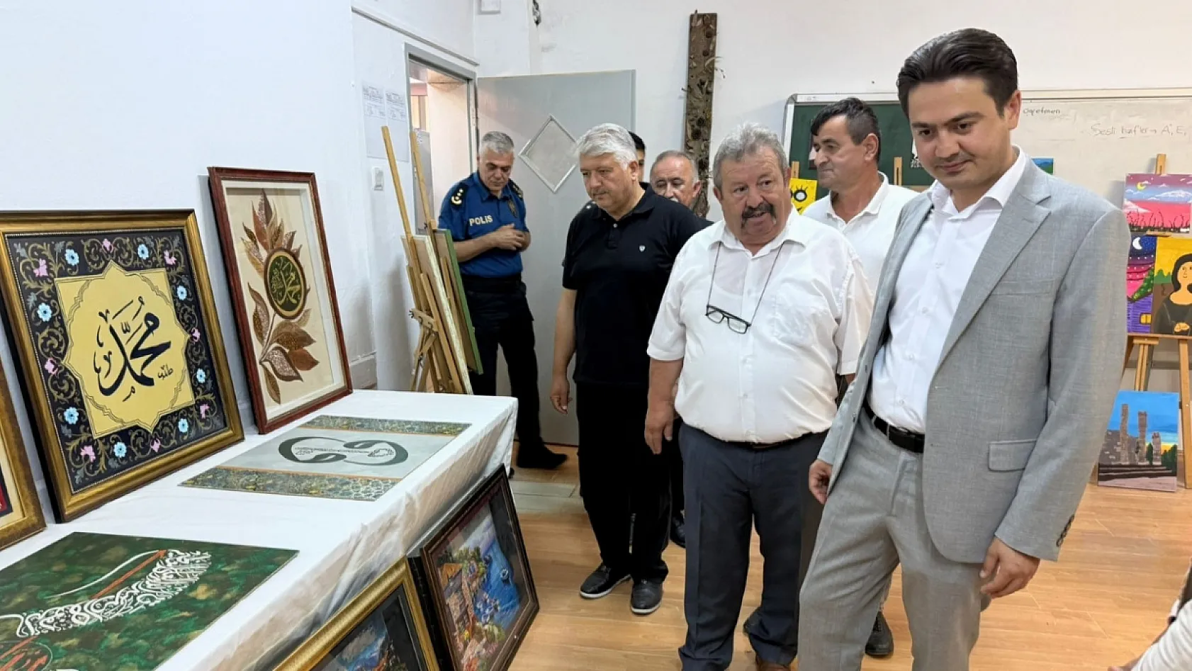 Seydikemer Halk Eğitimi Merkezi Yıl Sonu Sergisi Yoğun Katılımla Gerçekleştirildi