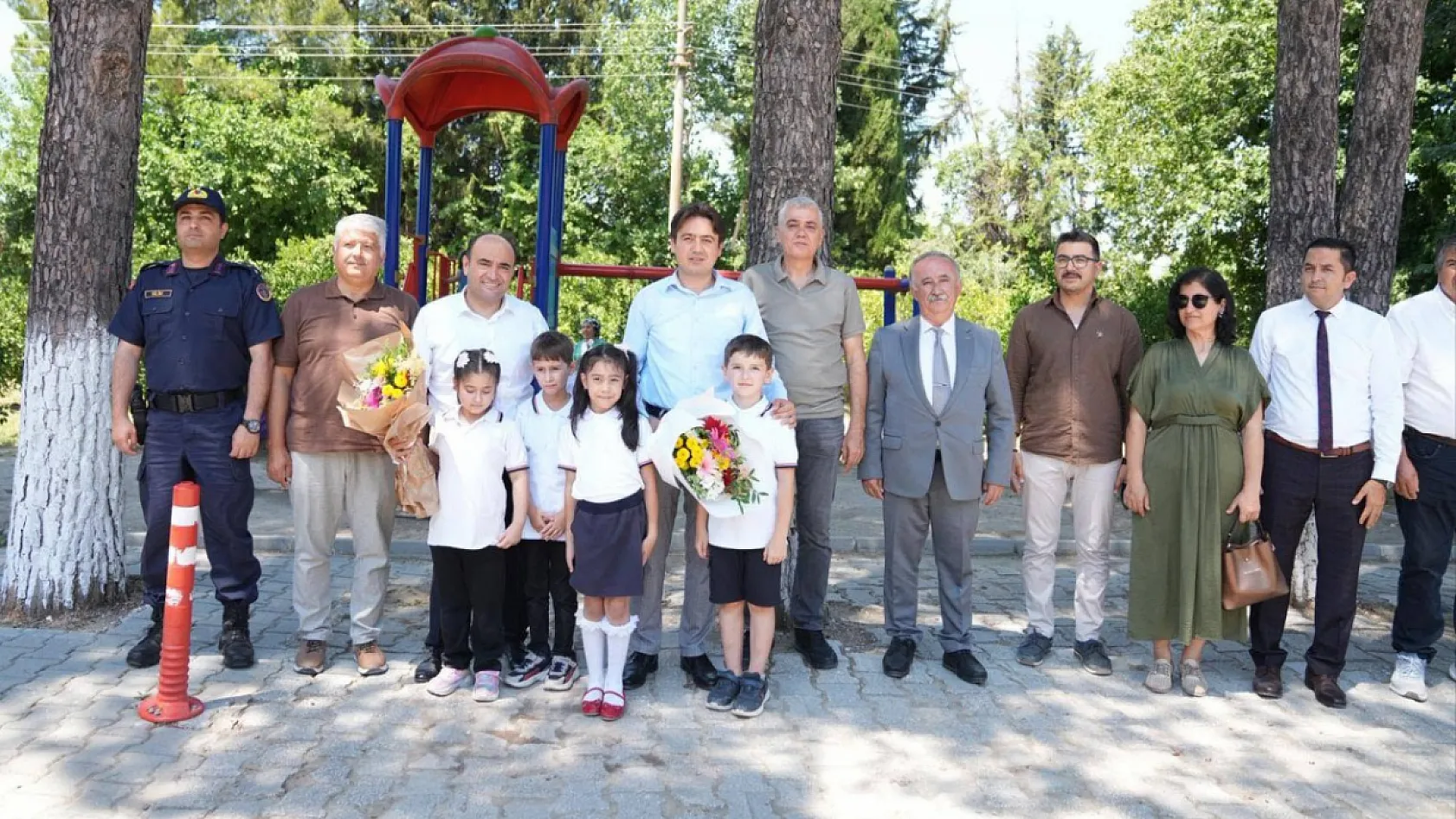 Seydikemer'de 7 Bin 619 öğrenci karne heyecanı yaşadı