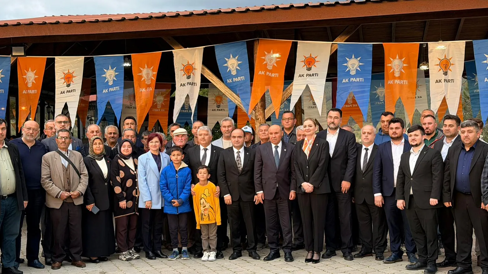 Seydikemer'de AK Parti teşkilatı bayramlaştı, birlik mesajları verildi