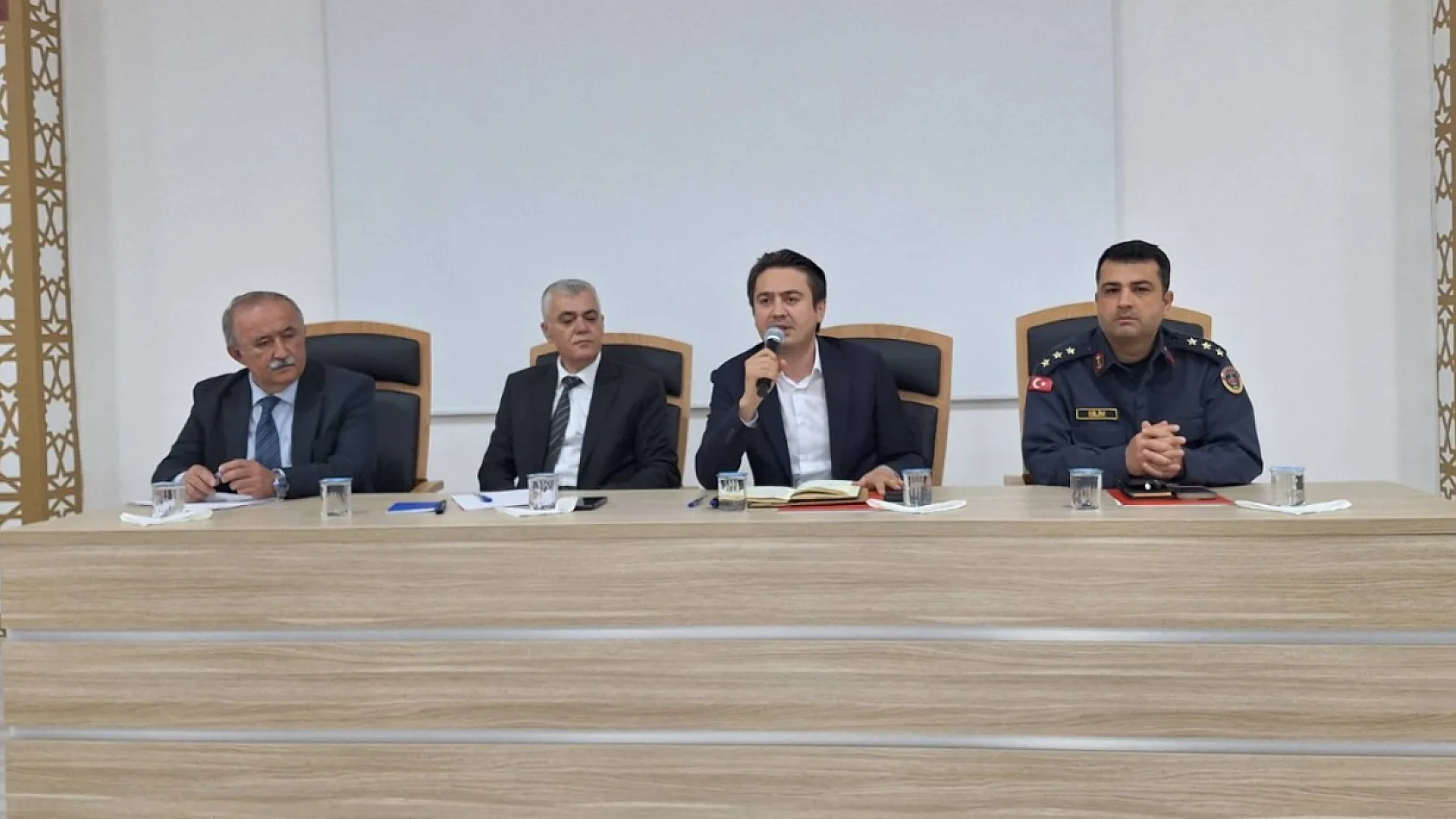Seydikemer'de okul güvenliği toplantısı düzenlendi