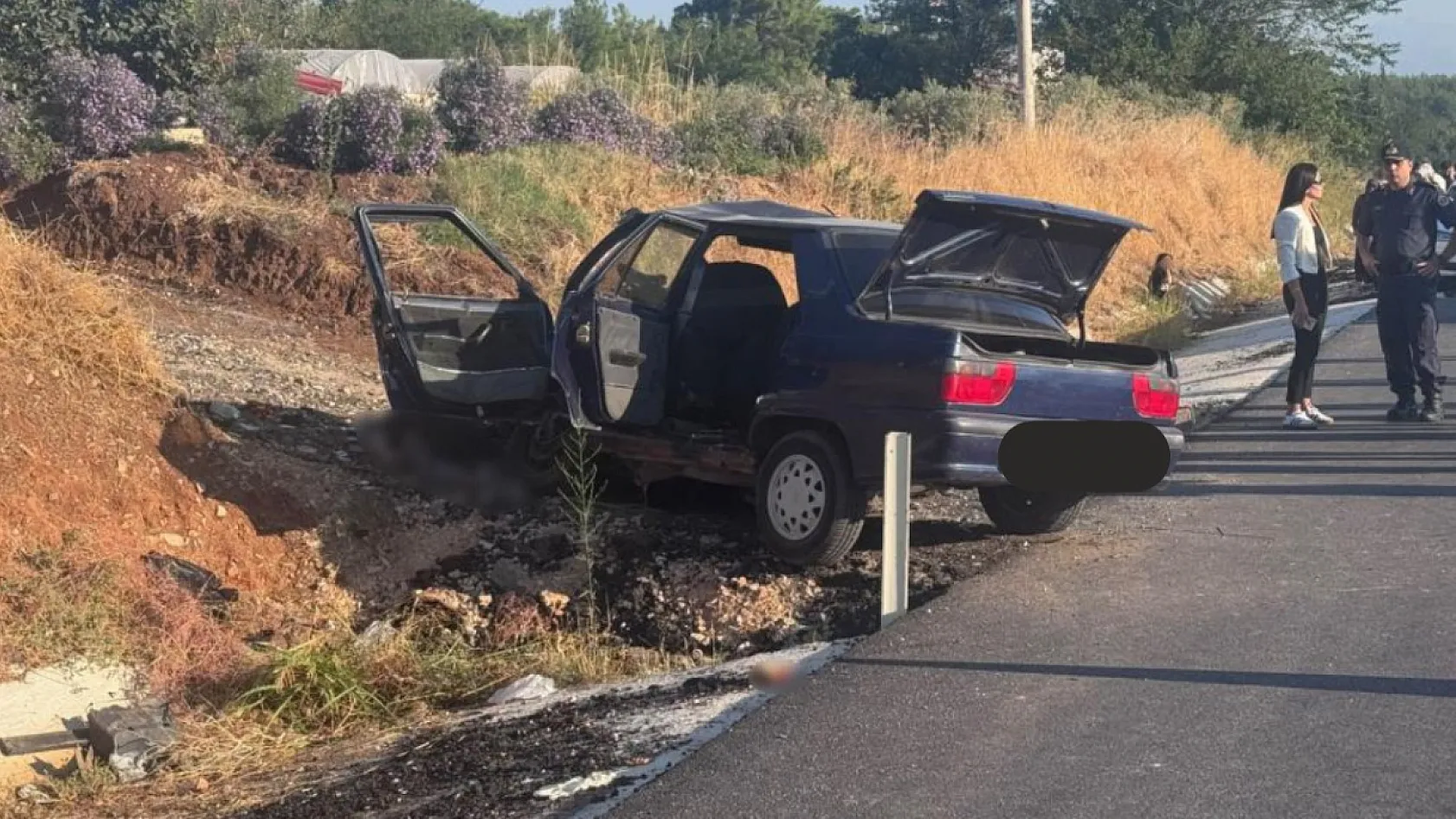 Seydikemer'de otomobil yoldan çıktı: 2 ölü