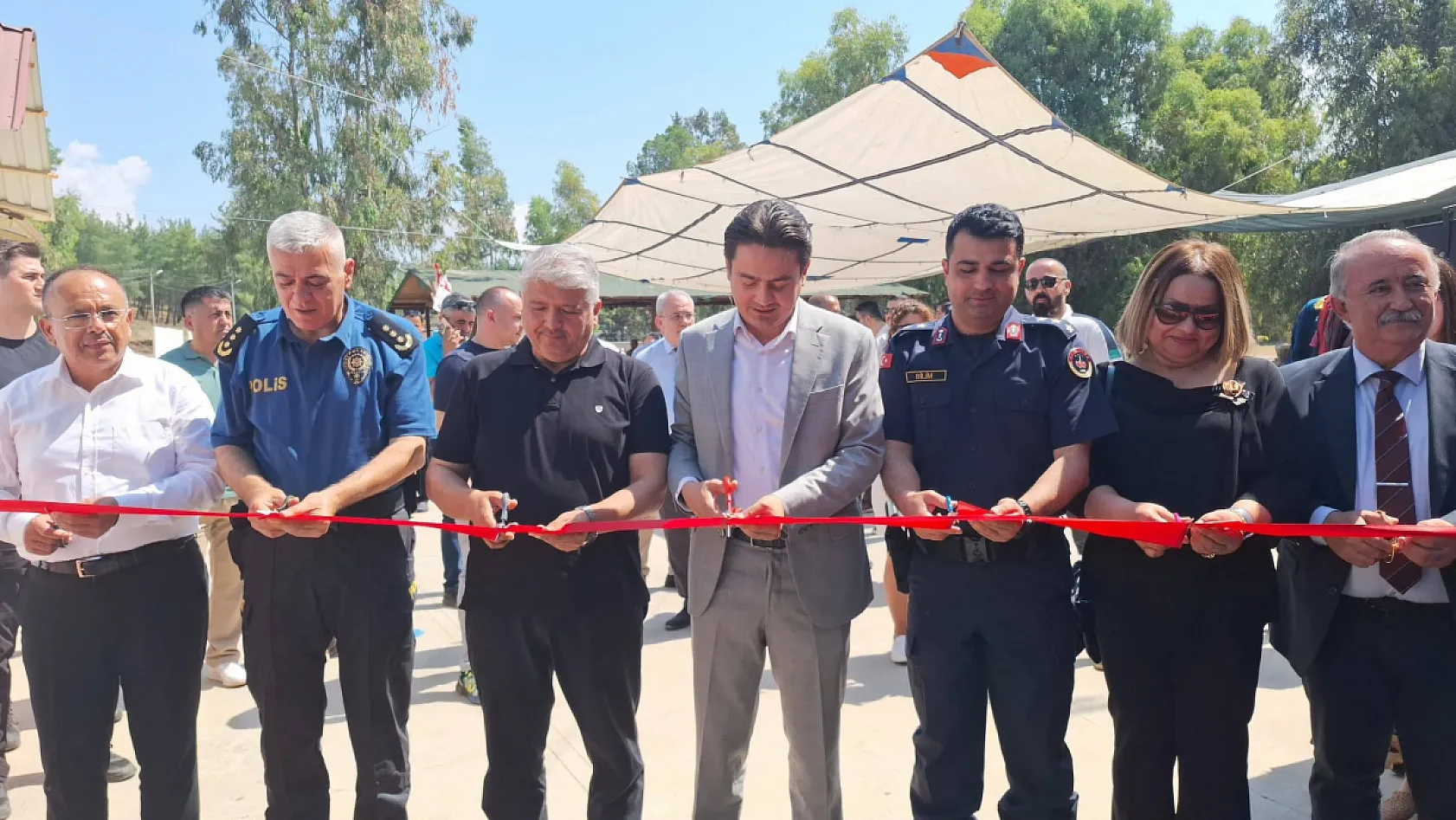 Seydikemer'de yıl sonu sergisi ilgi gördü: Kaymakam Dilekli'den kursiyerlere tebrik