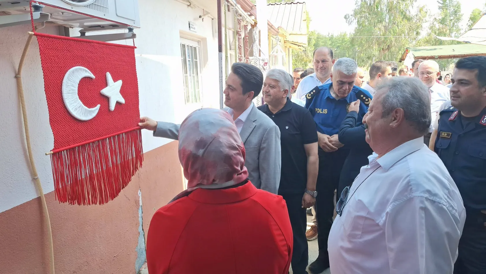 Seydikemer'de yıl sonu sergisi ilgi gördü: Kaymakam Dilekli'den kursiyerlere tebrik
