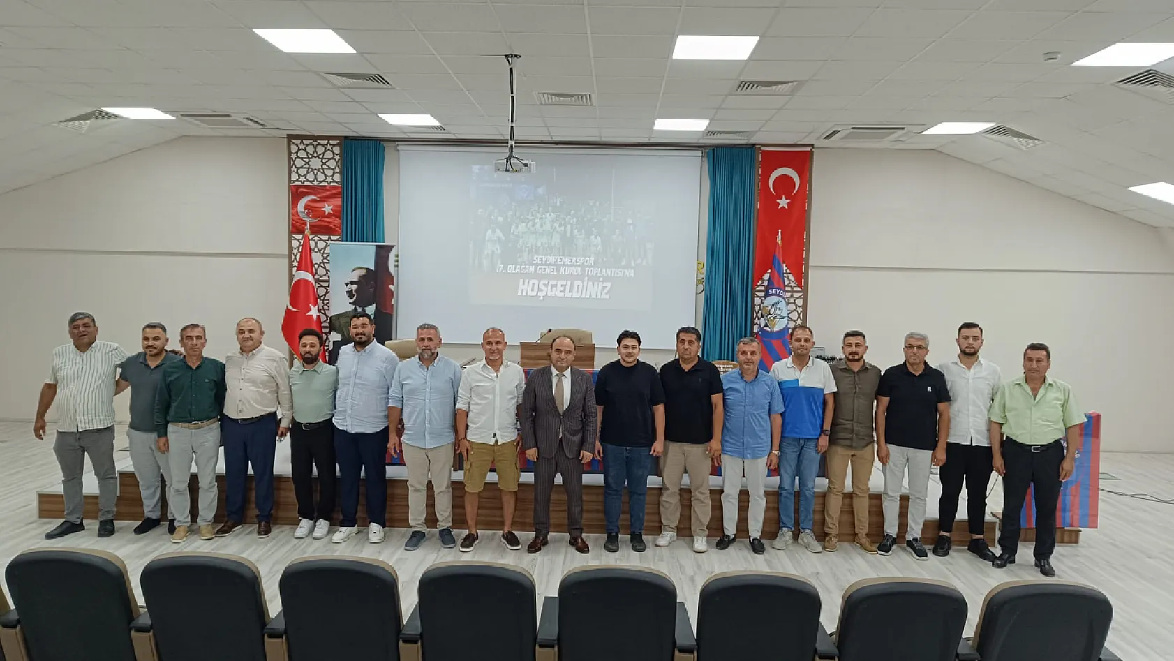 Seydikemerspor'da Güven Tazelendi Başkan Önder Akdenizli Yeniden Seçildi