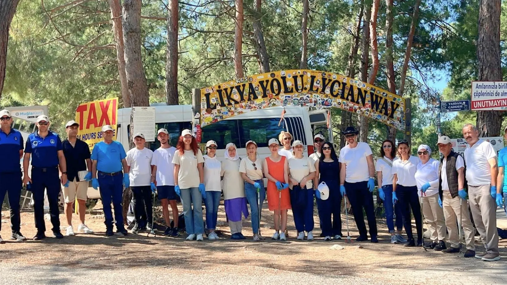 Fethiye Likya Yolu'nda çevre seferberliği: 184 kilogram atık toplandı