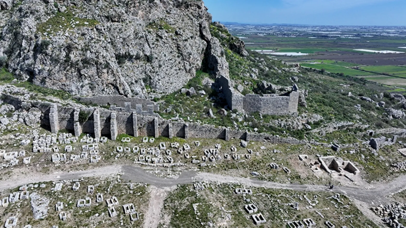 Sillyon, yaklaşık 7 bin yıllık kesintisiz yerleşime ışık tutuyor