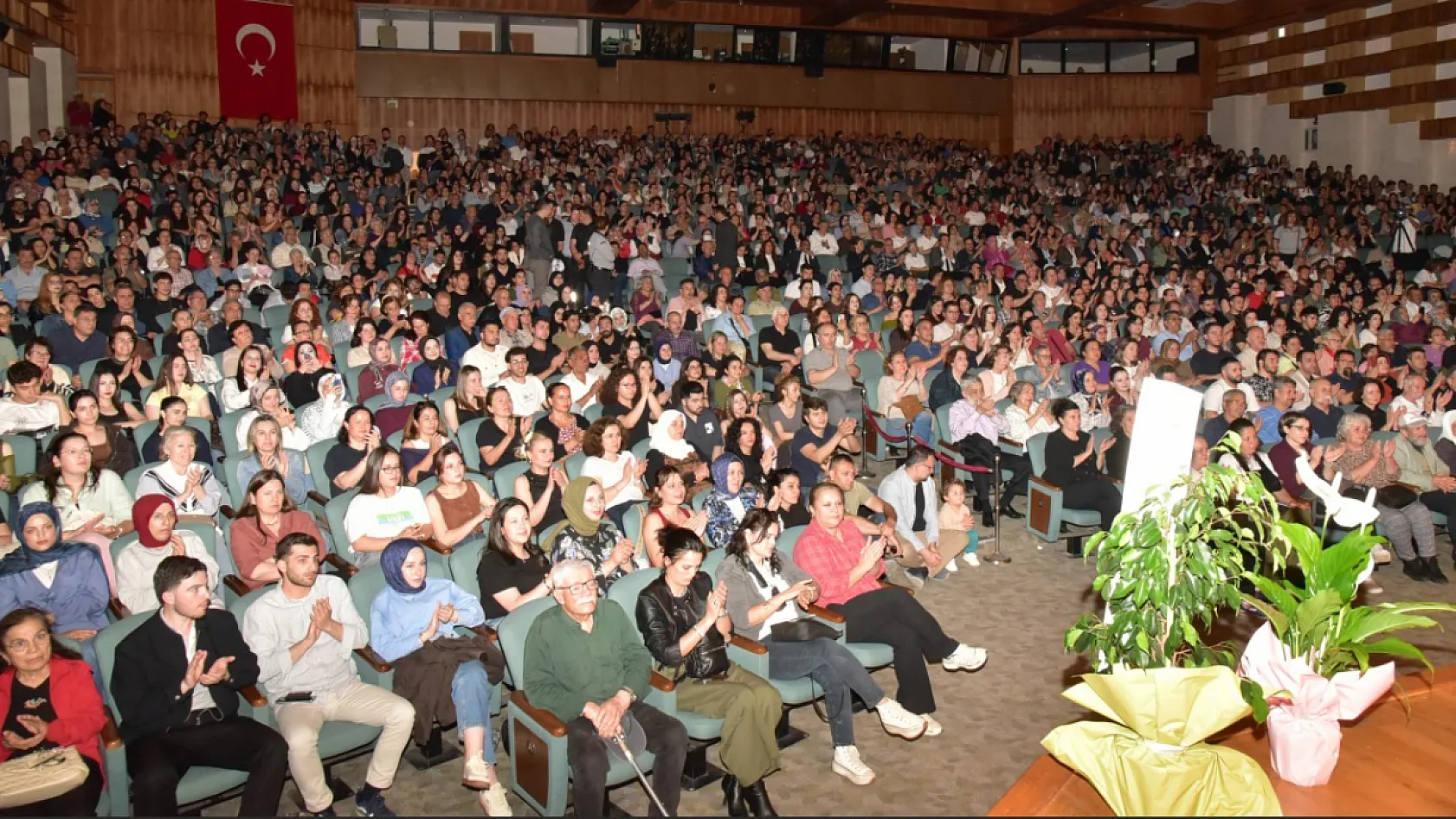 MSKÜ'de Türkü Dolu Gece: Hüseyin Turan Muğlalılarla Buluştu