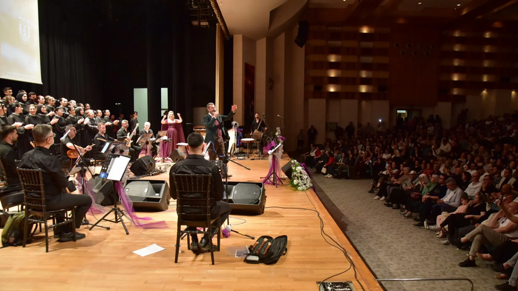 MSKÜ'de Türkü Dolu Gece: Hüseyin Turan Muğlalılarla Buluştu