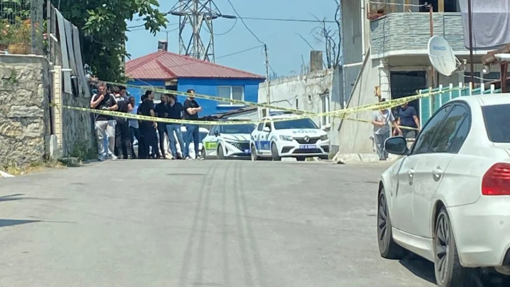 Sokak ortasında kocası tarafından bıçaklanan kadın hayatını kaybetti