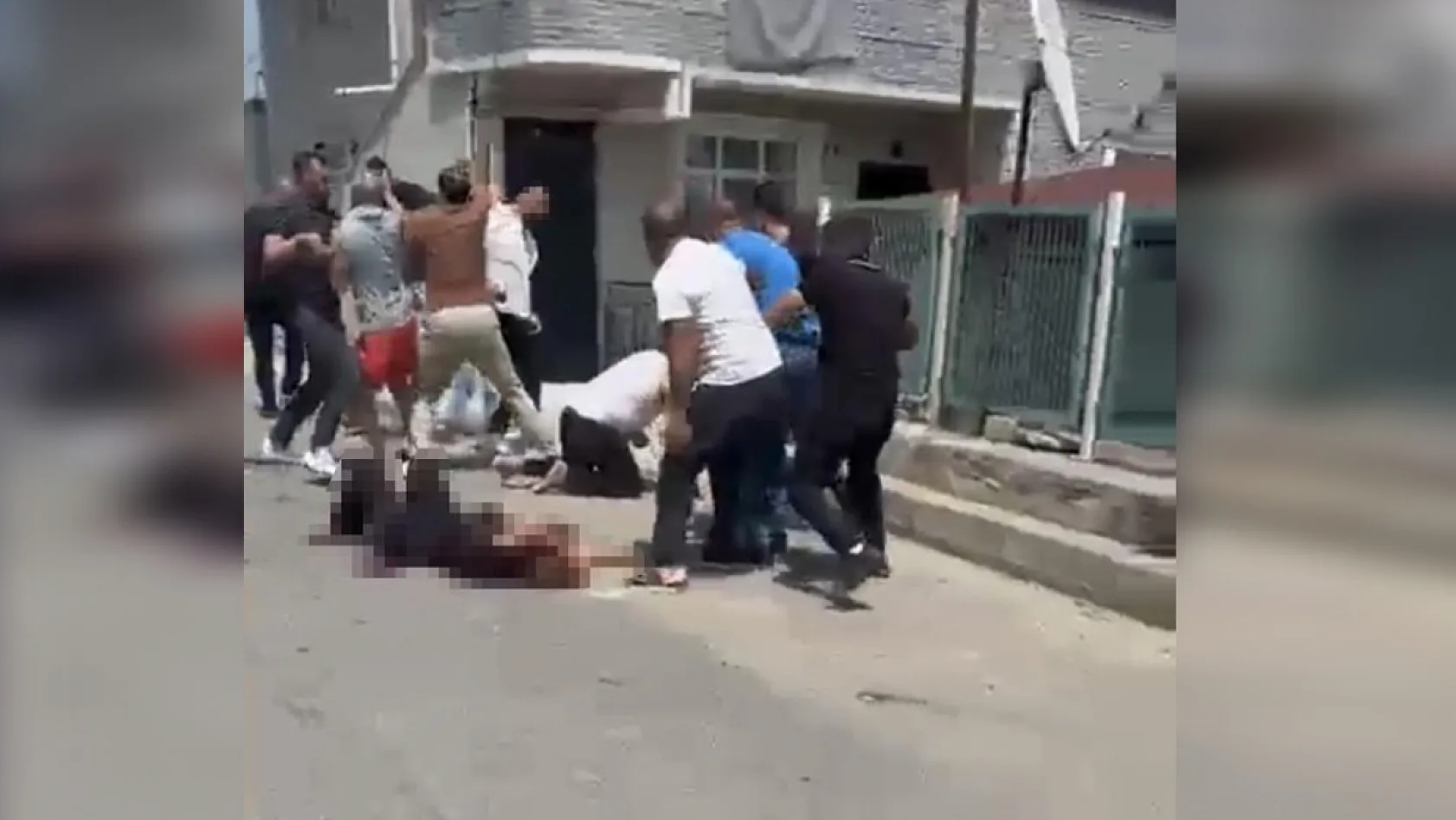 Sokak ortasında kocası tarafından bıçaklanan kadın hayatını kaybetti