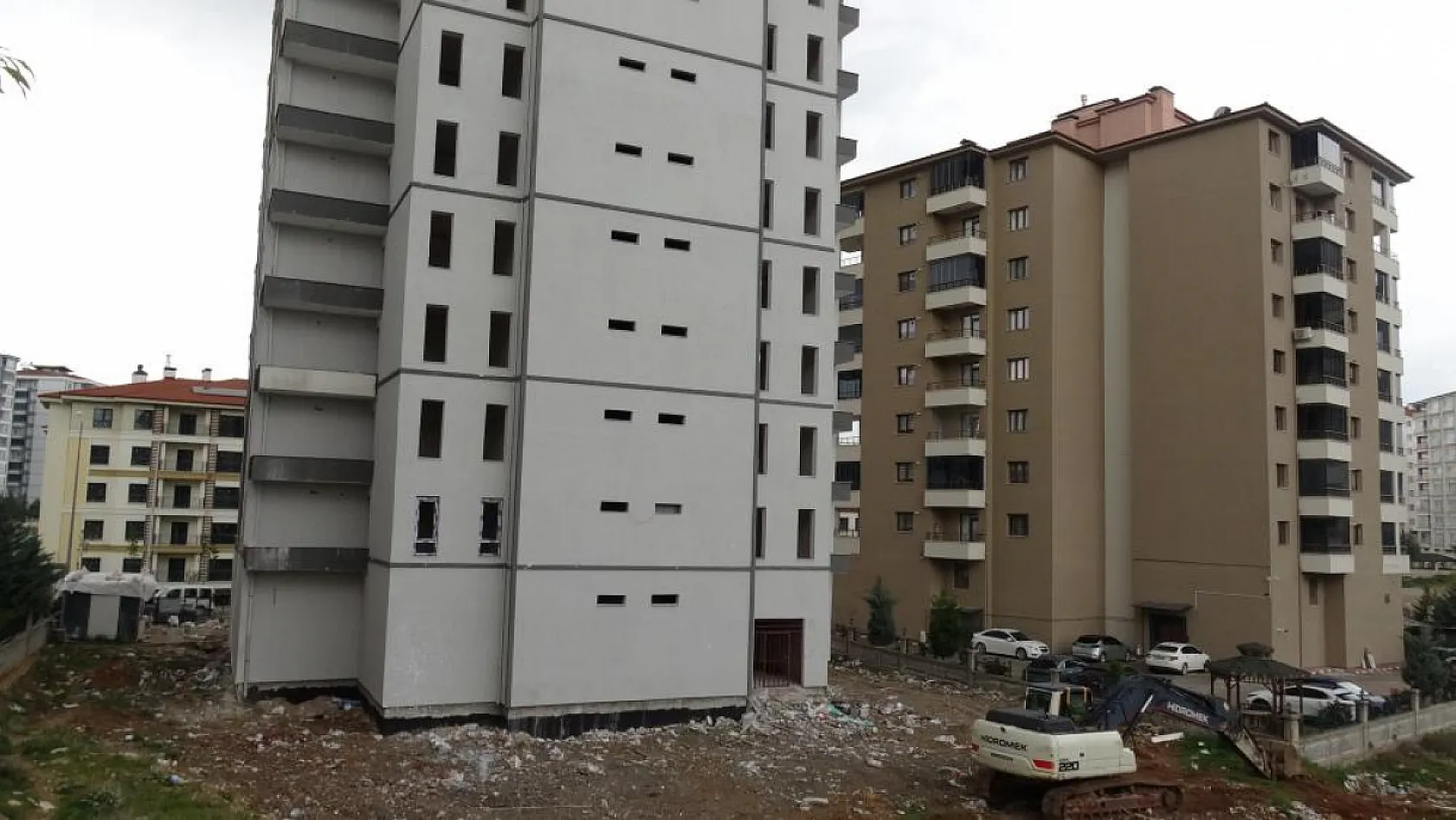 Stajyer öğrenci 25 metreden düşerek hayatını kaybetti