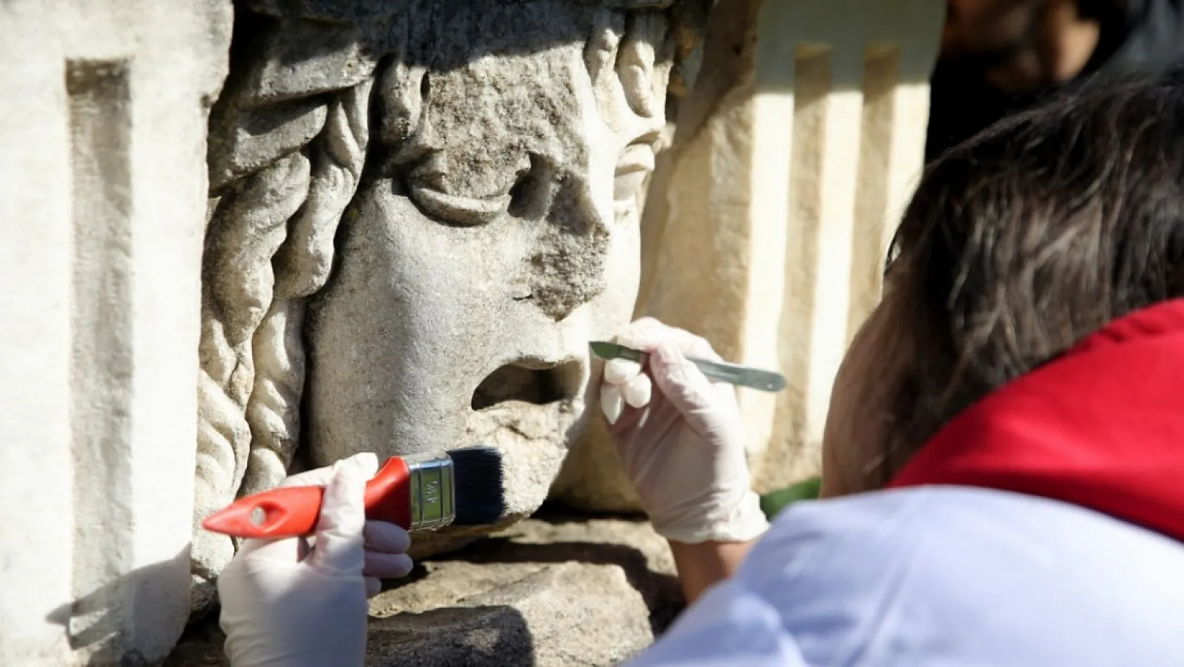 Stratonikeia'nın tarihi taşları öğrencilerle yeniden can buluyor