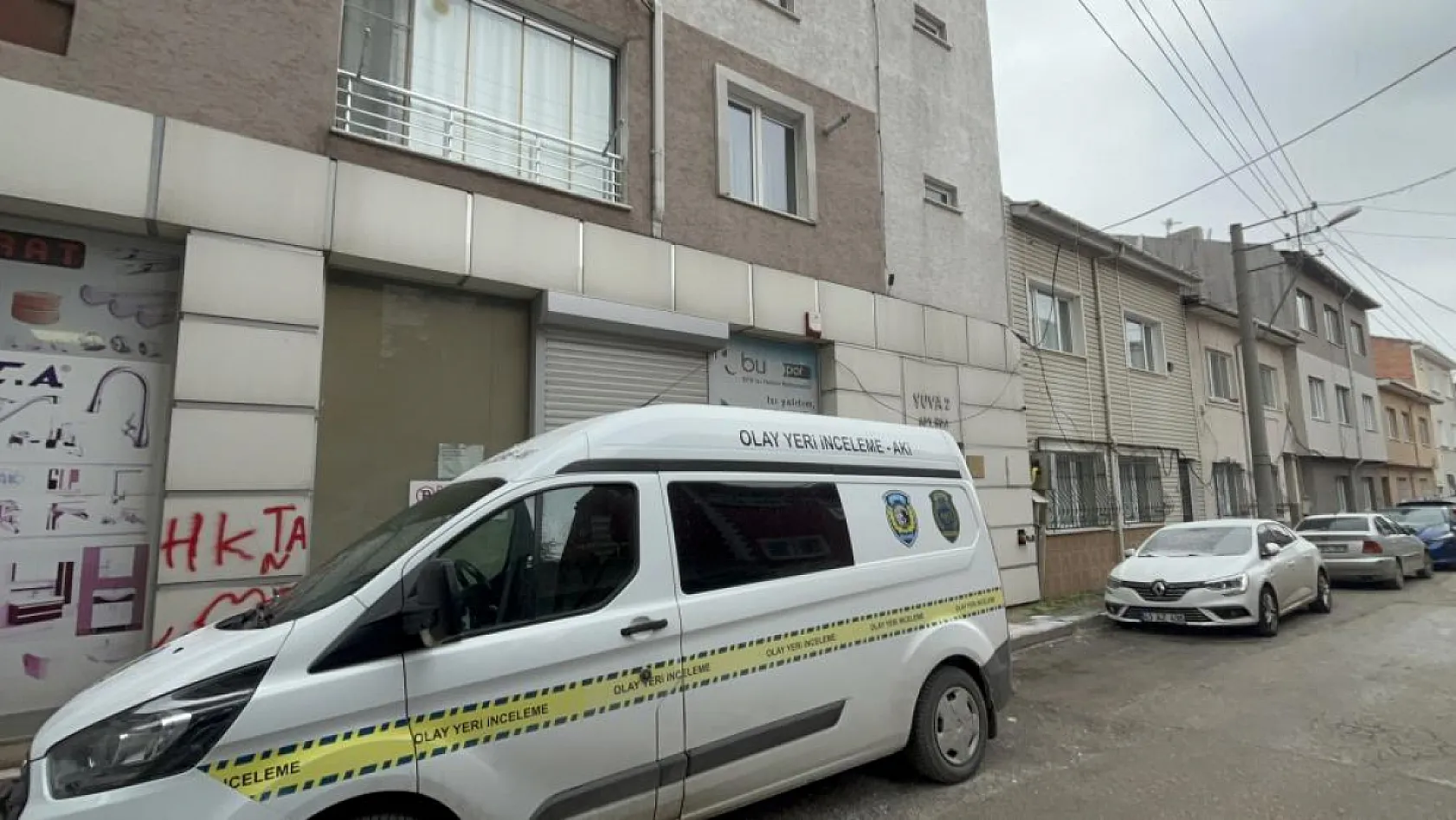 Şüpheli şekilde ölen kadının camdan atlayan kocası: 'Sahurda balık yiyip ayran içmiştik ondan zehirlenmiş olabilir'