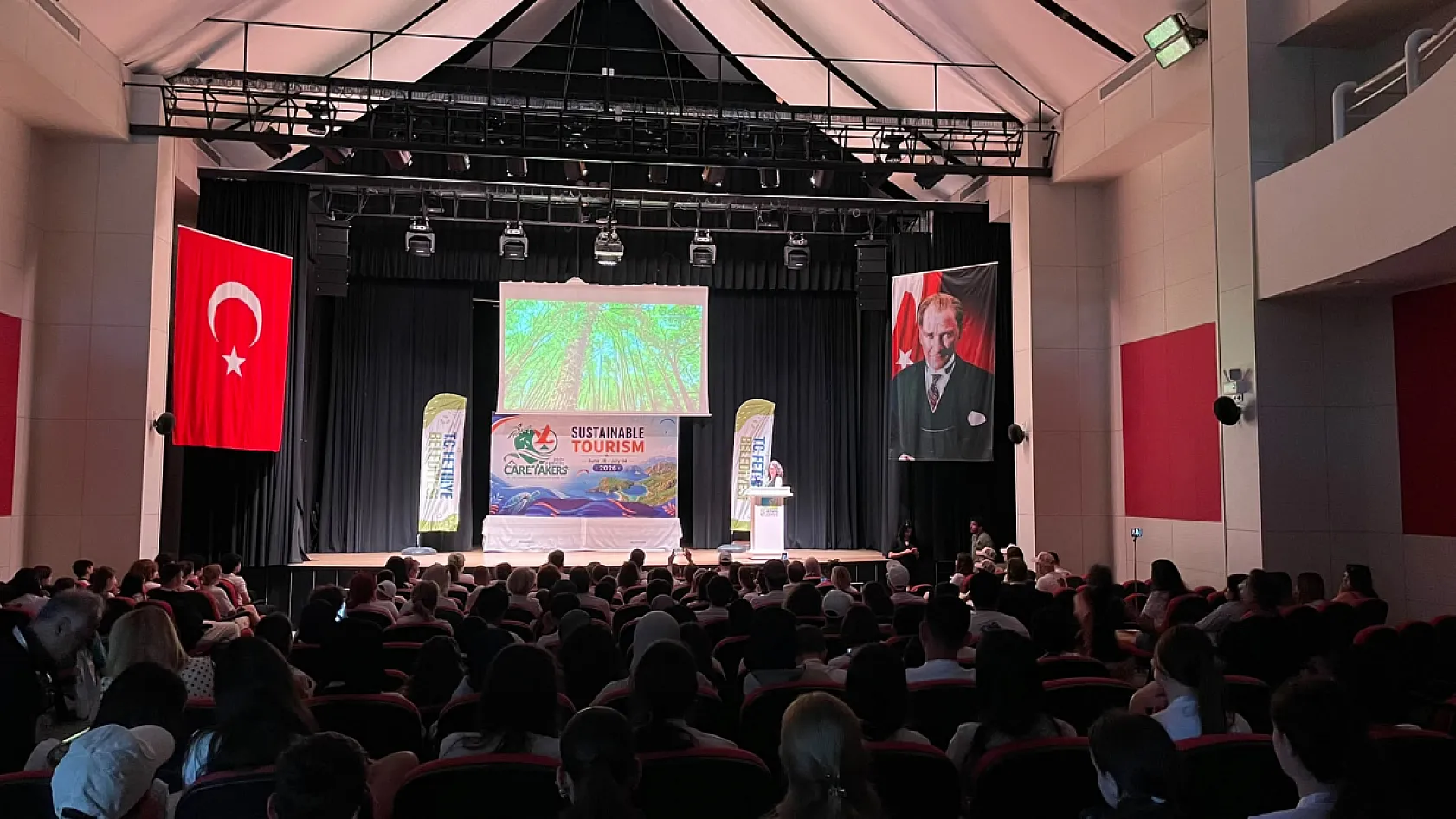 Sürdürülebilir turizm vizyonu Fethiye'de dünya gençlerini buluşturdu