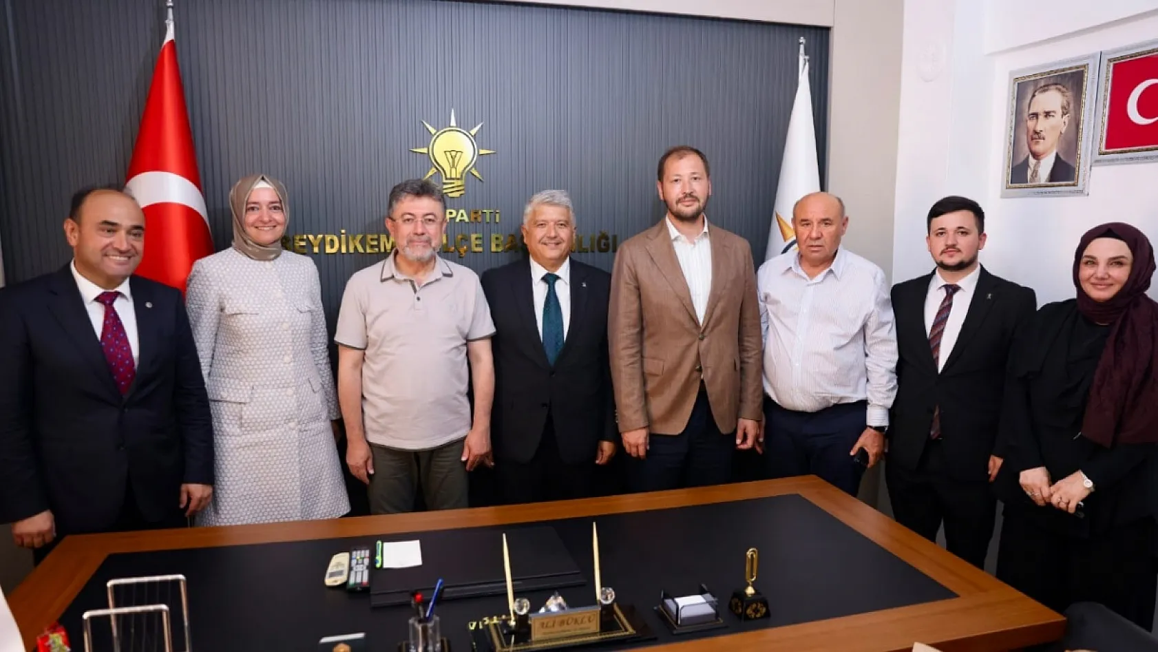 Tarım ve Orman Bakanı Yumaklı, AK Parti Seydikemer İlçe Başkanlığı'nı ziyaret etti