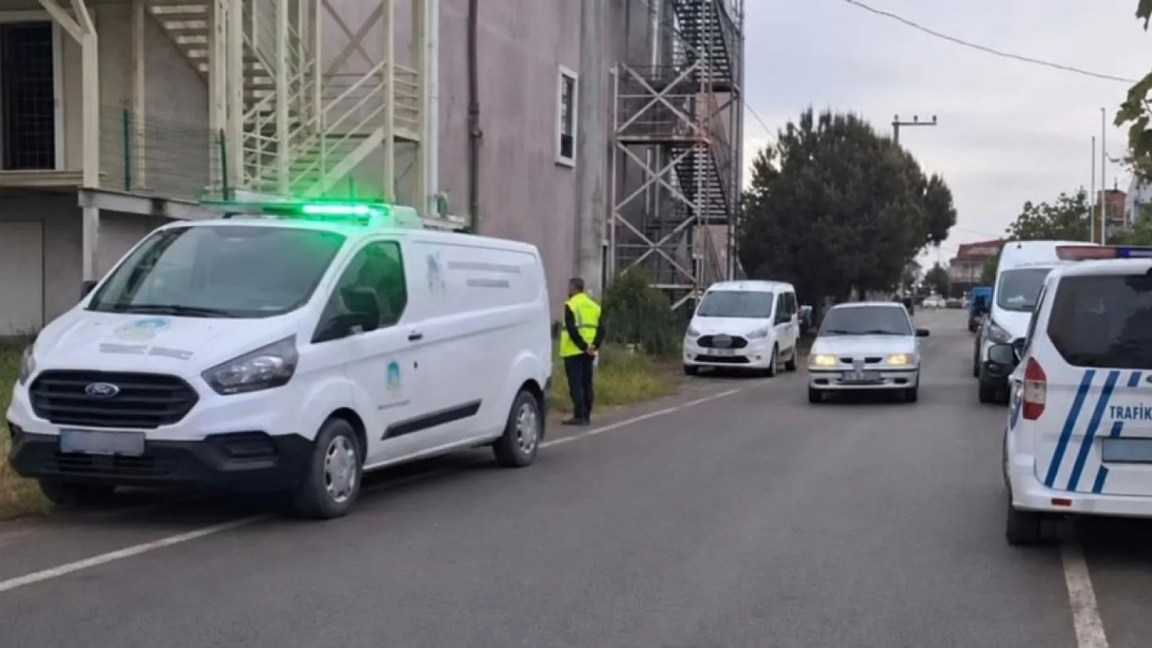 Tartıştığı eşini boğazını keserek öldürdü ardından intihar etti