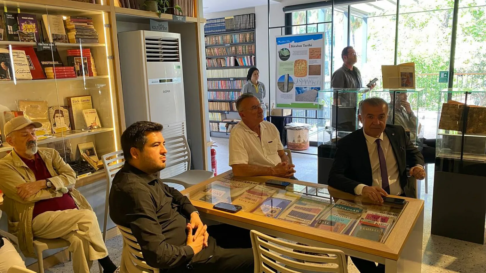 Telmessos arkeolojisi söyleşisi Fethiye Kitap Müzesi'nde başladı