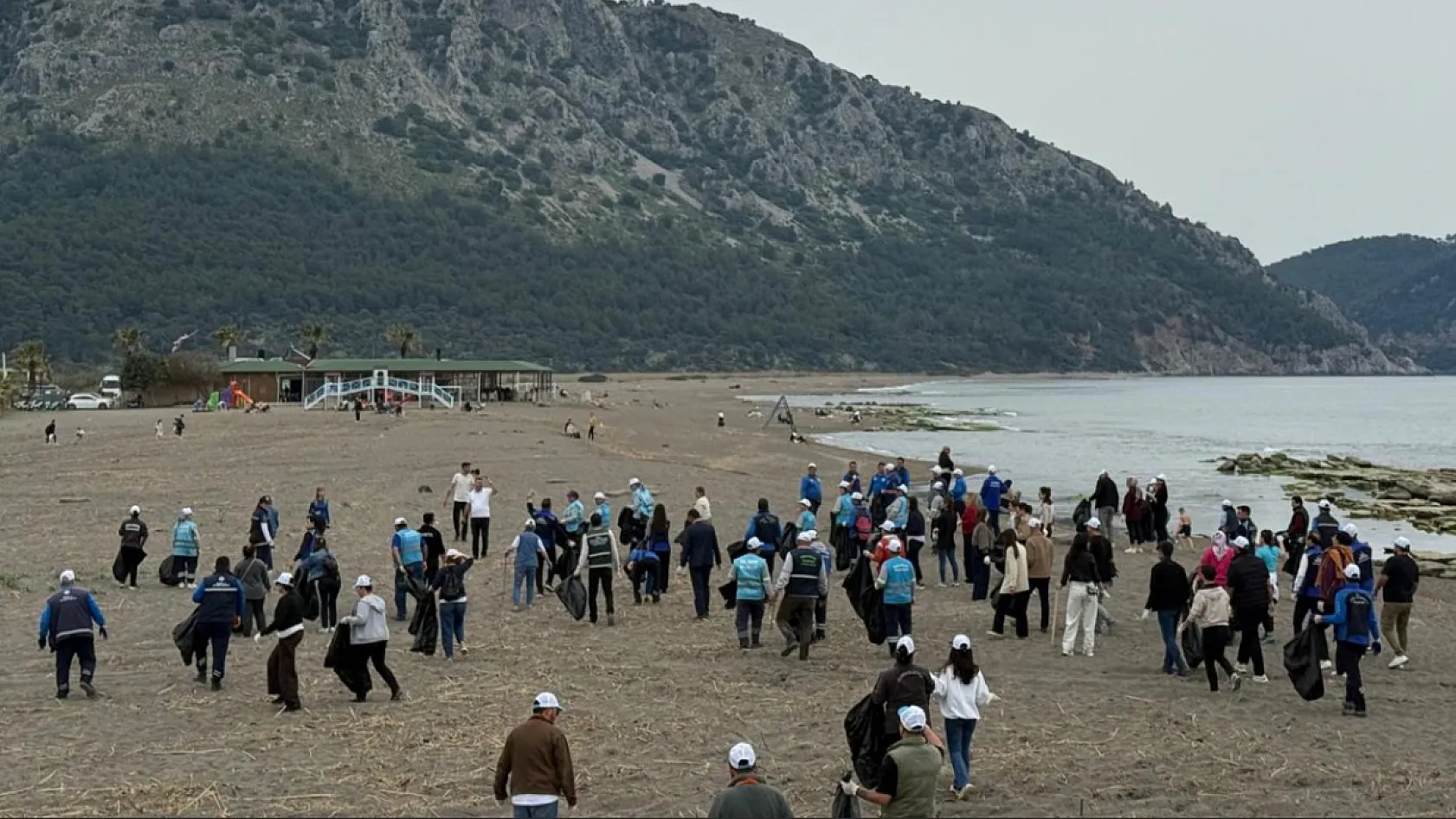 Muğla Büyükşehir Belediyesi Temizlik Seferberliğini Dalaman'da Sürdürdü