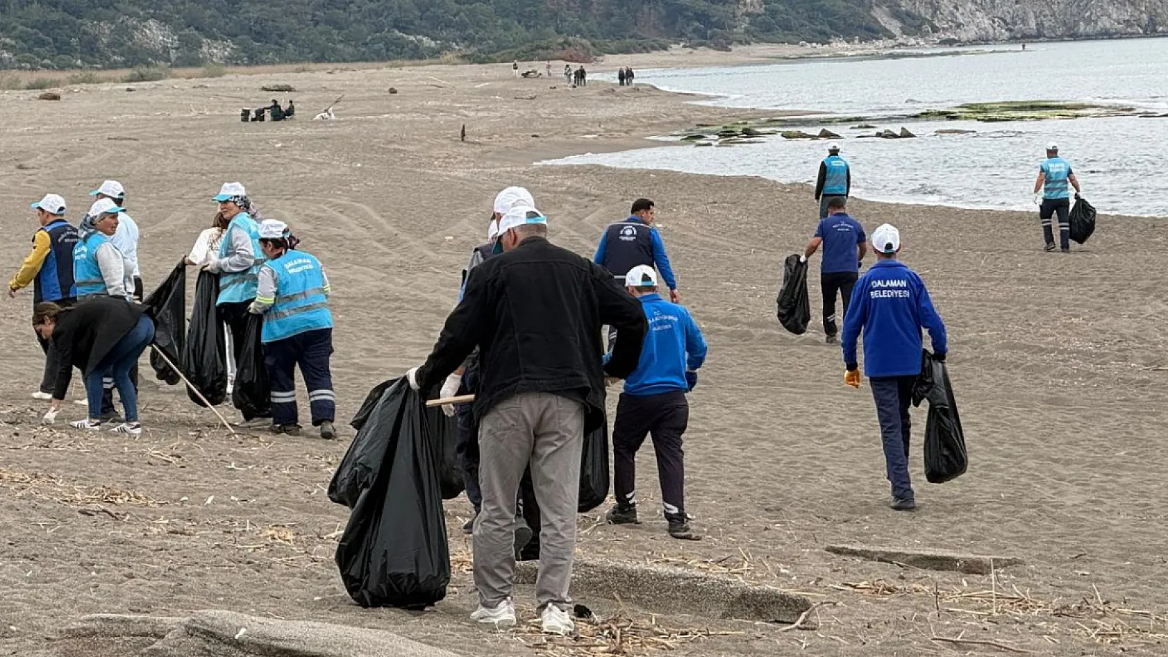 Muğla Büyükşehir Belediyesi Temizlik Seferberliğini Dalaman'da Sürdürdü