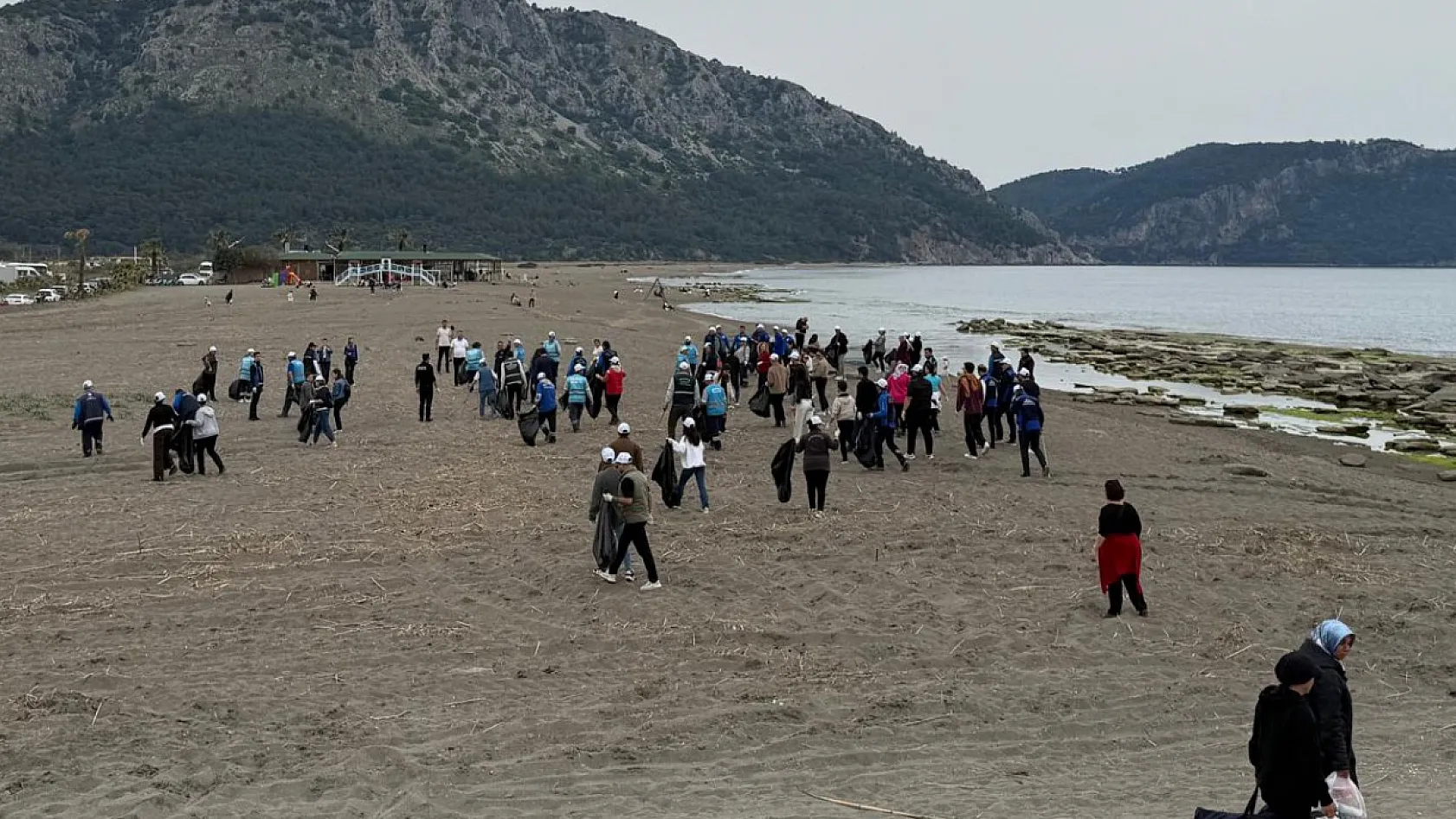 Muğla Büyükşehir Belediyesi Temizlik Seferberliğini Dalaman'da Sürdürdü