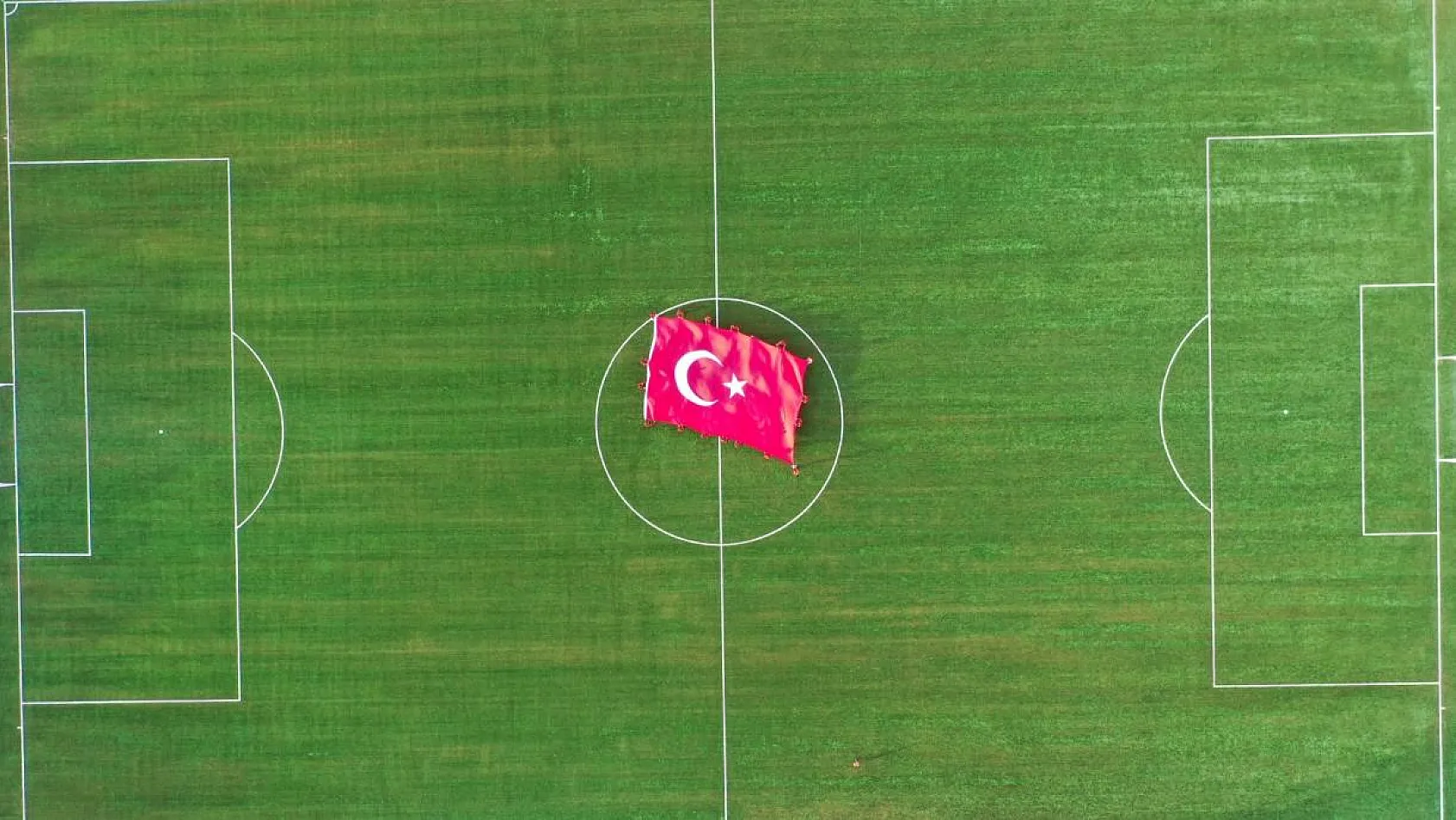 Uluslararası Standartlarda Futbol Sahası