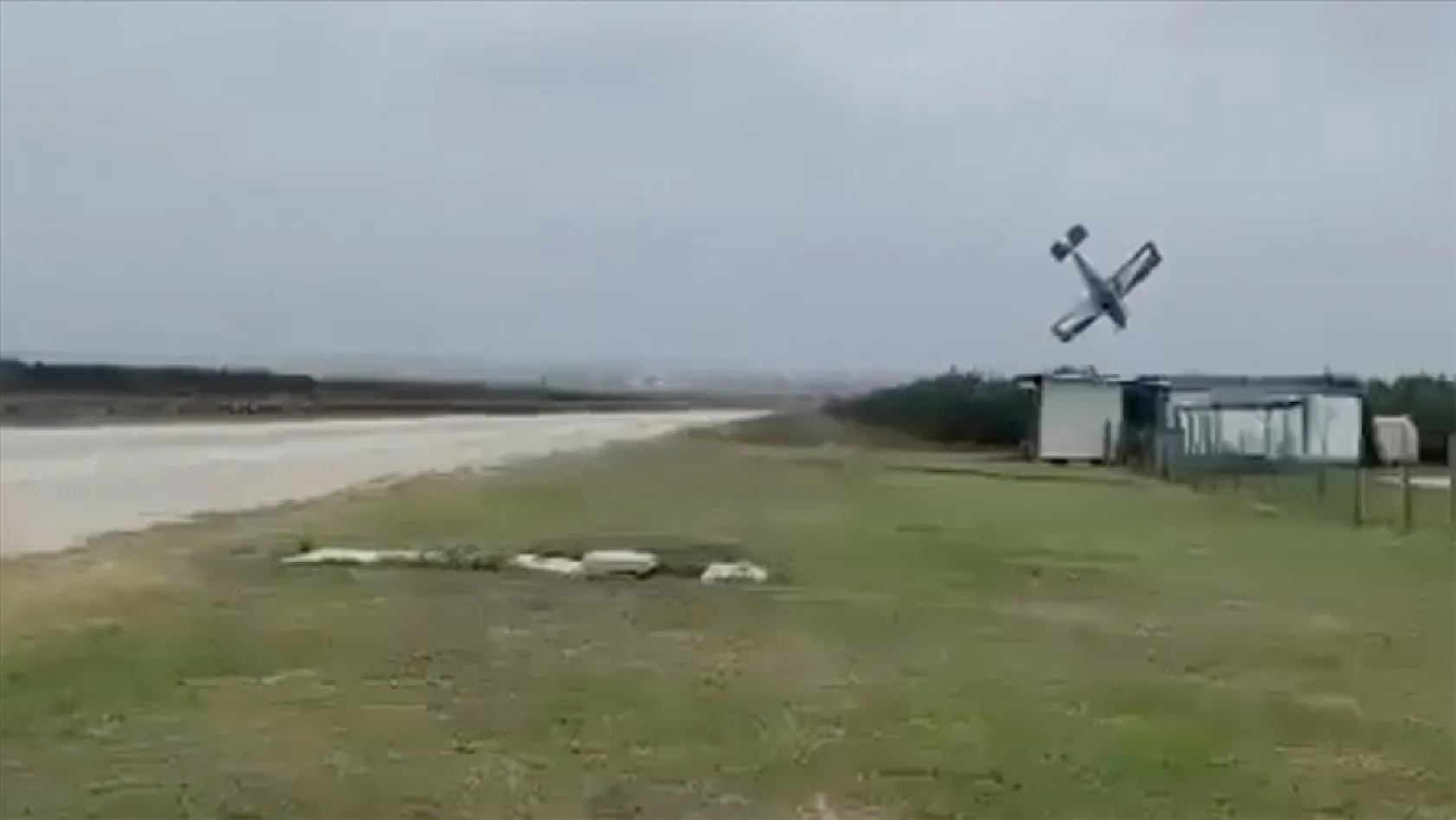 Evlilik teklifi için havalanan uçak düştü 2 yaralı