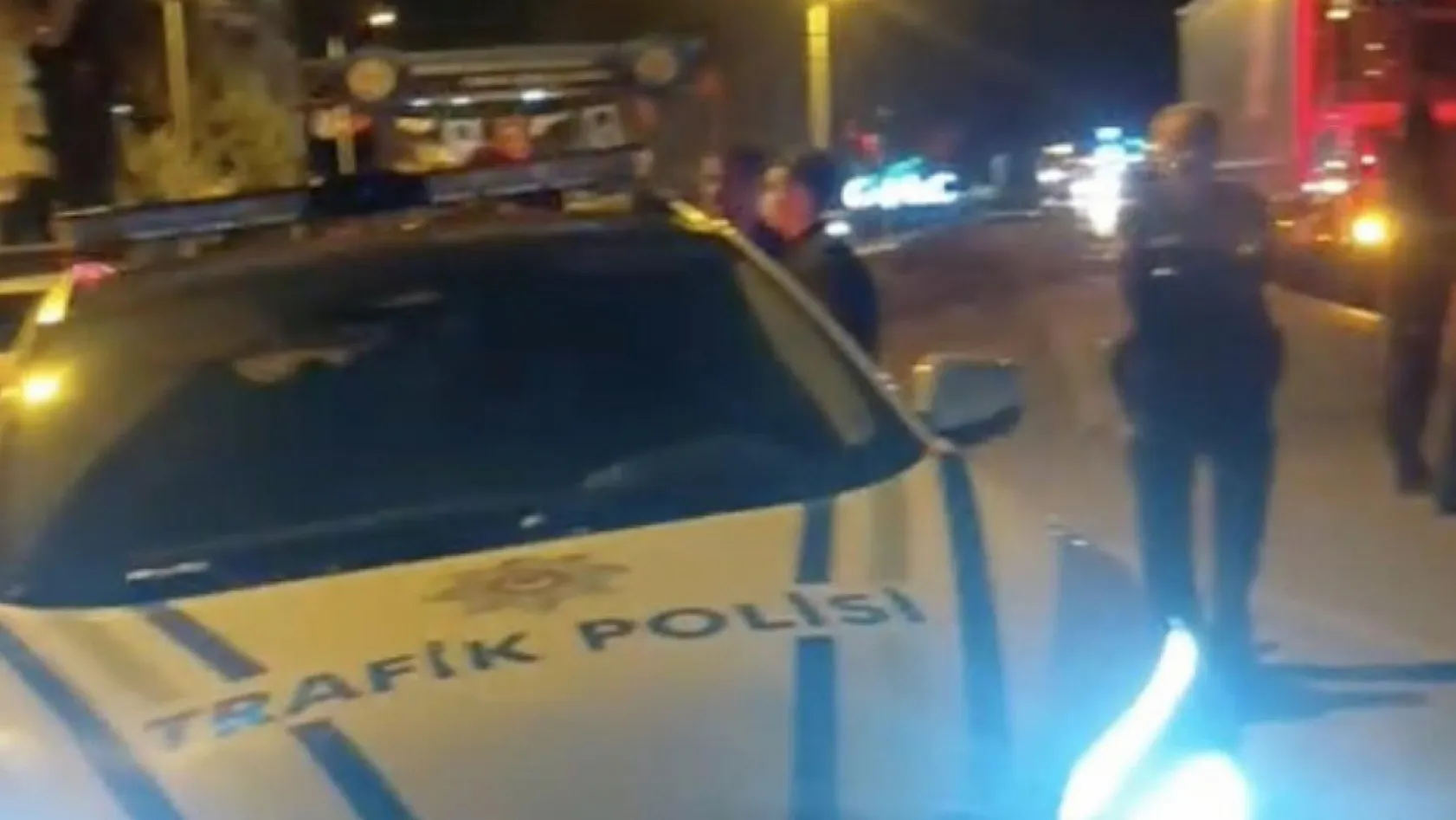 Tırın altında kalan 16 yaşındaki motosikletli hayatını kaybetti