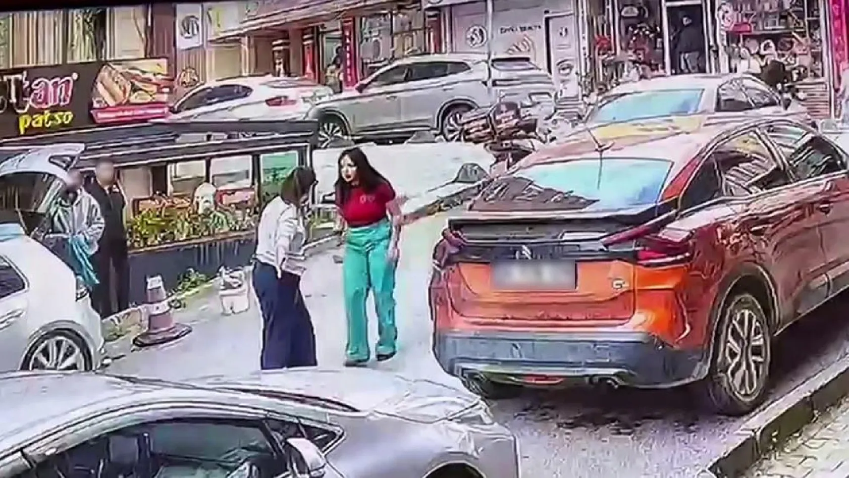 Trafikte tartıştığı kadına kafa atan sosyal medya fenomenine ağır ceza